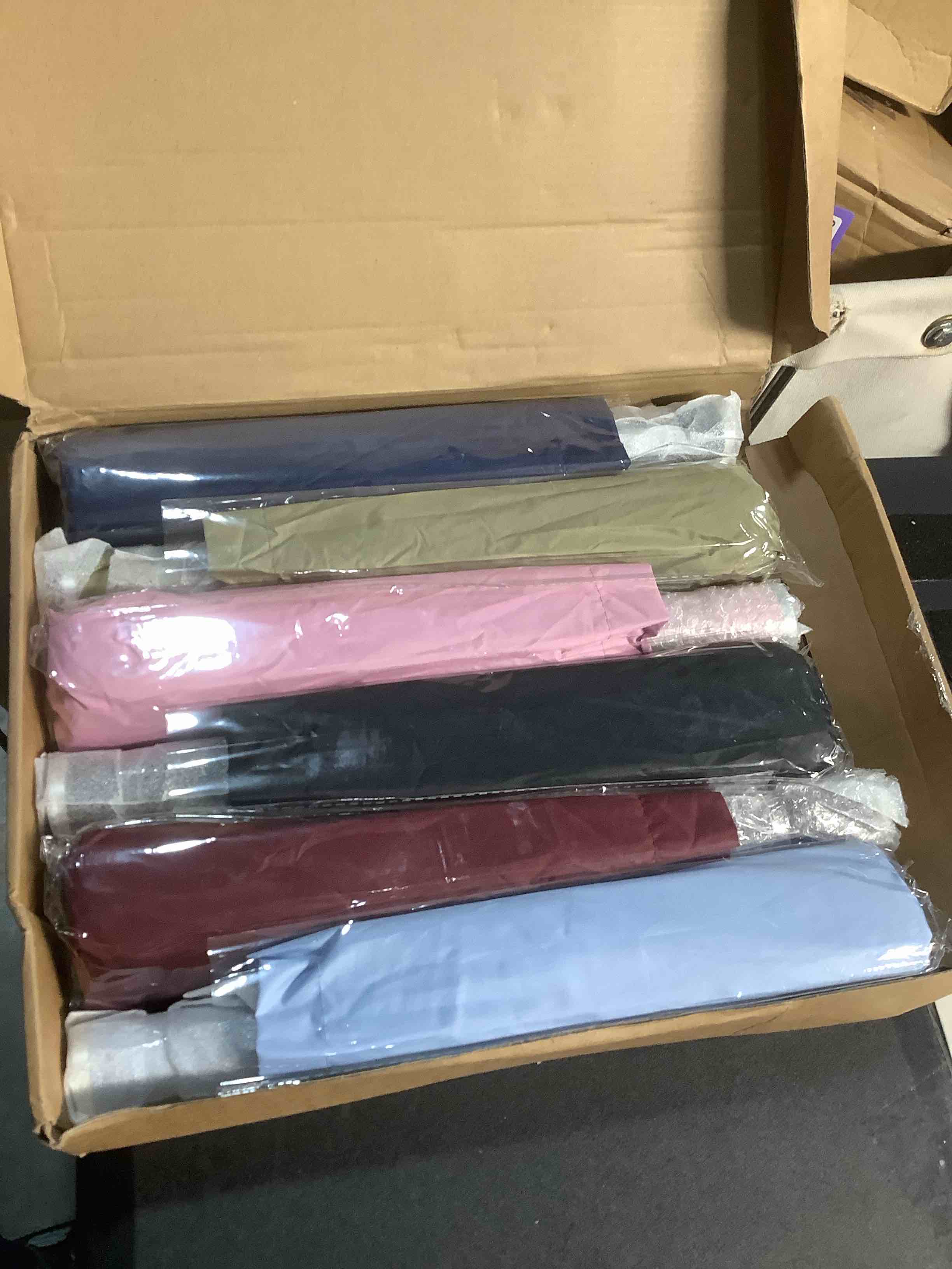 Condition photo showing Good Condition for Reginary 6 Pcs Windproof Travel Umbrellas 10 Ribs Auto Open & Close Collapsible Folding Compact Umbrella for Rain Snow Sun Classic Colors