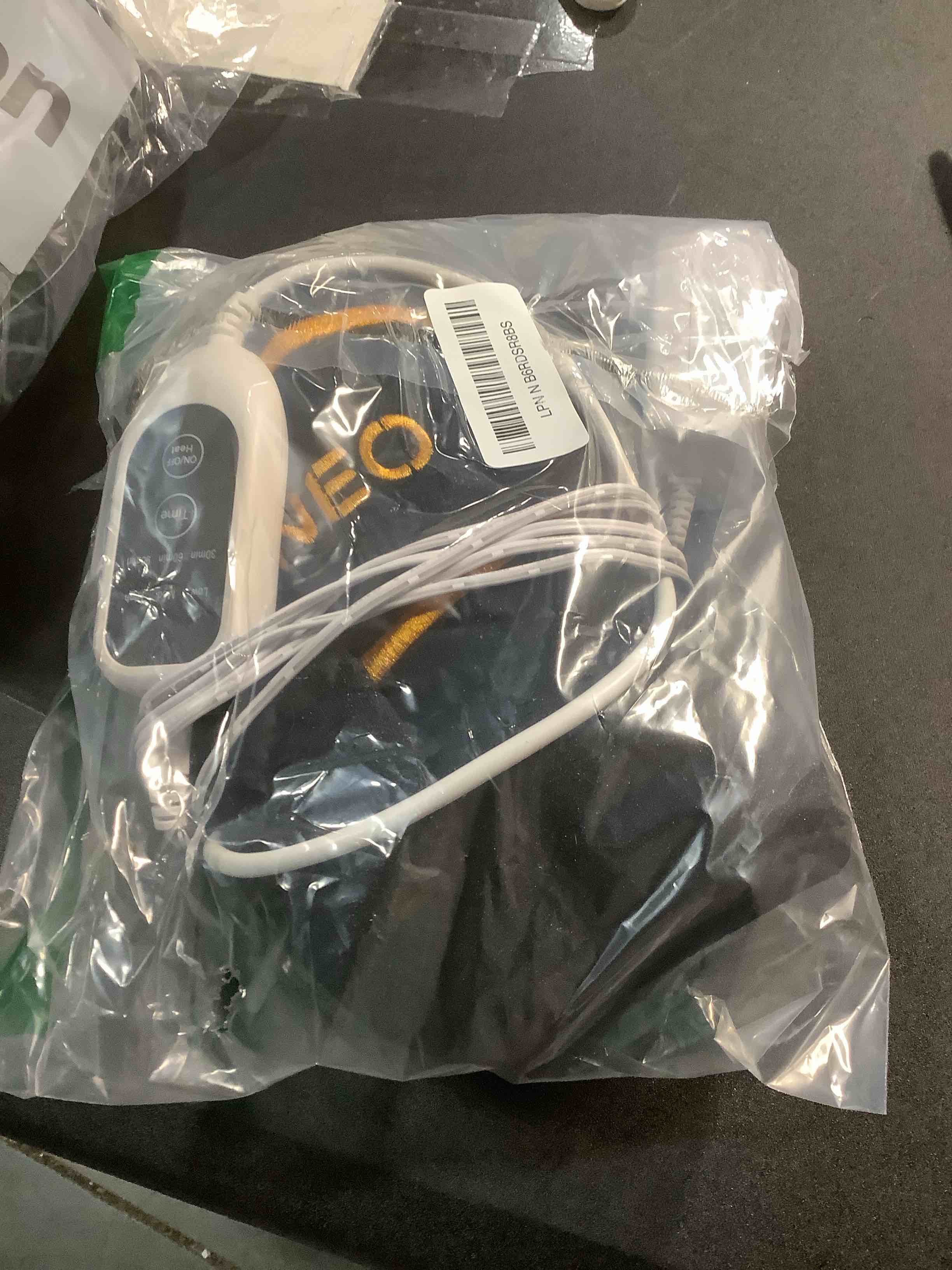 Condition photo showing Good Condition for RENEO Electric Heating Pad for Knee Relief, Auto Shut-Off Wearable Knee Wrap, Elbow Heated Brace with Support, Discomfort Relief Gifts for Dad Mom Elders, 3 Heat Levels, Black