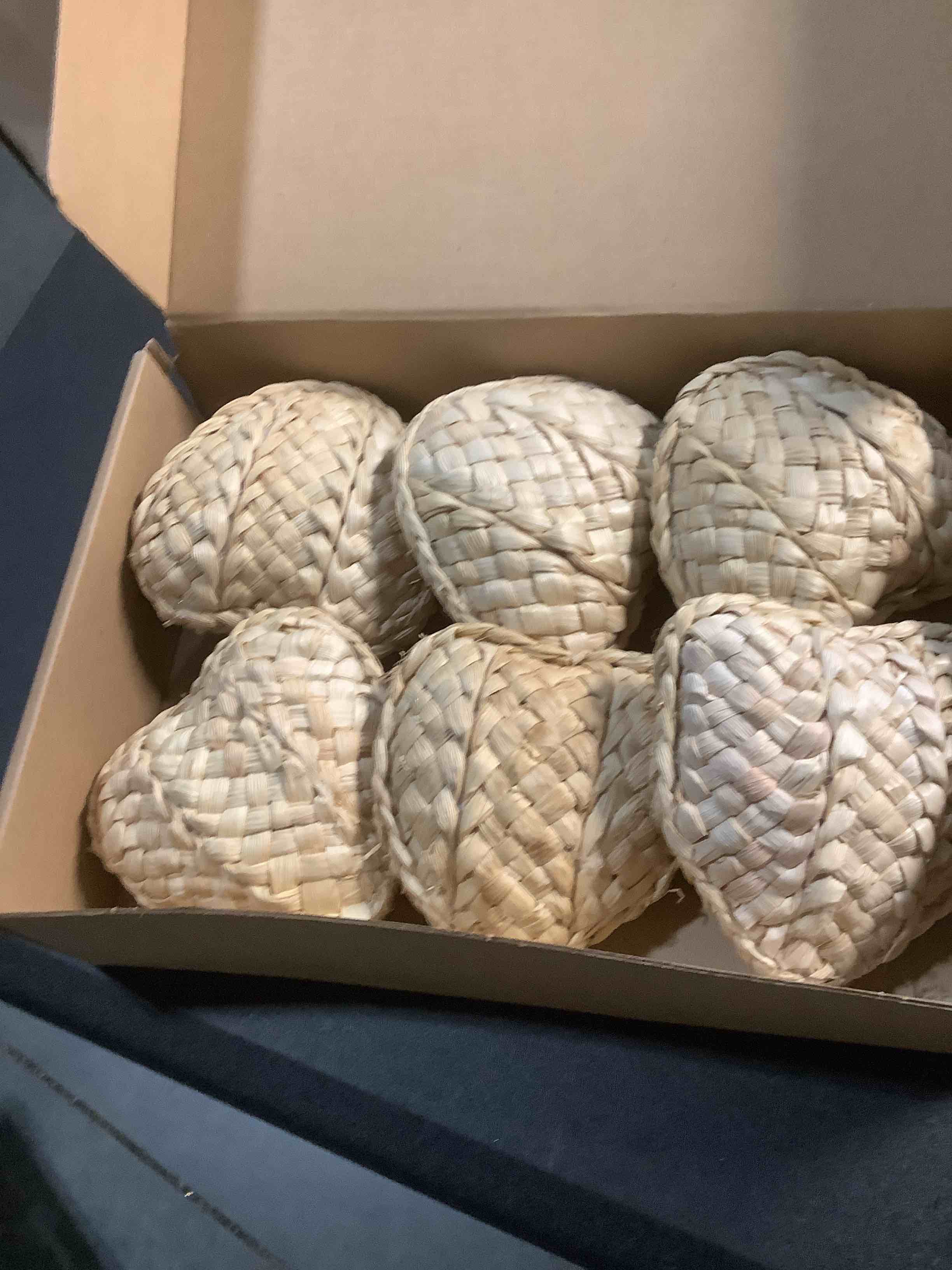 Condition photo showing Good Condition for Chunful 6 Pcs Rustic Valentine's Day Rattan Heart Ornaments Boho Farmhouse Woven Wicker Large Bowl Vase Fillers Vintage Valentine Decor for February Table Shelf Home Wedding (Natural Color,4.7'') 6 Natural Color 4.7''