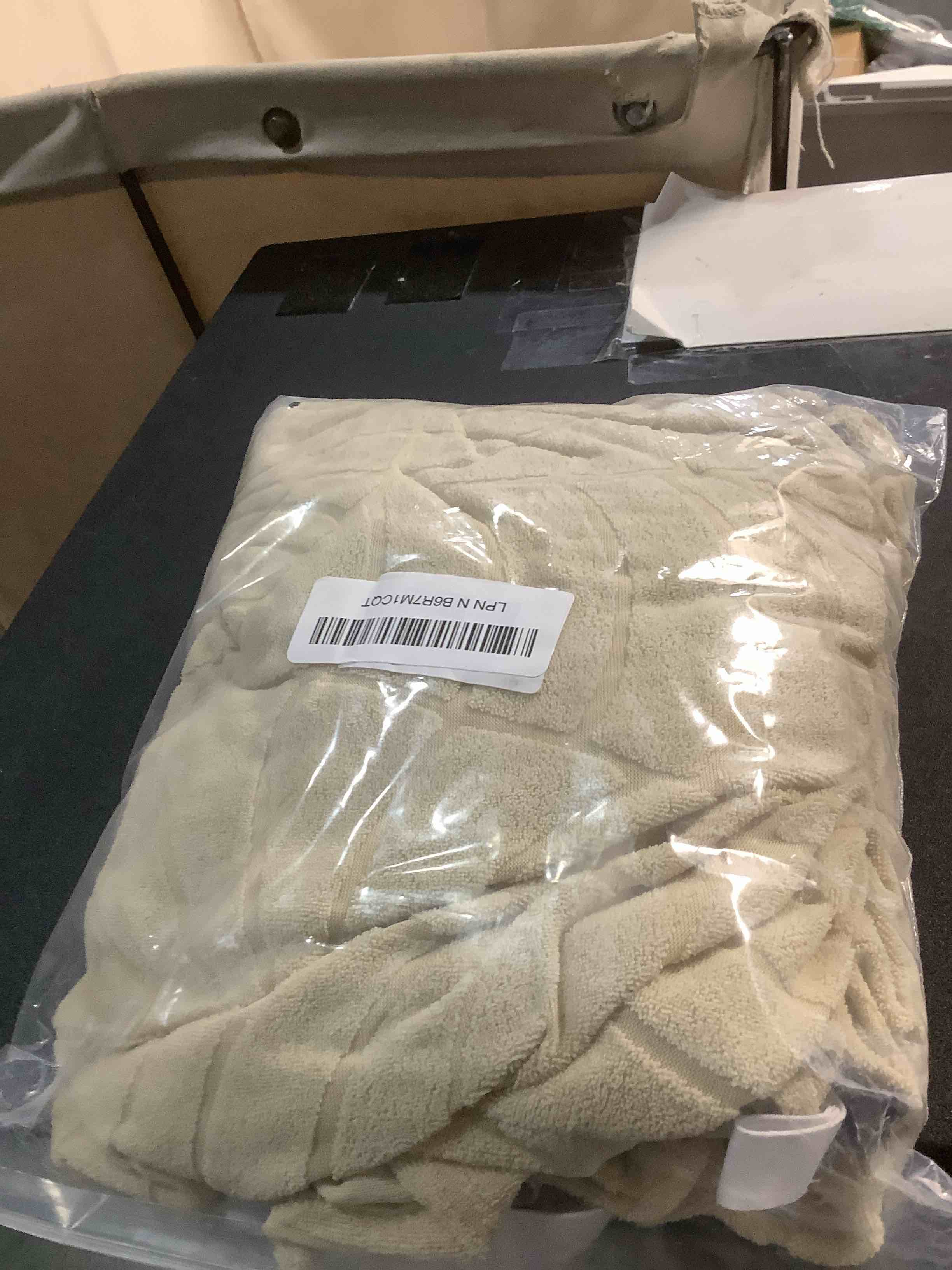 Condition photo showing Good Condition for Dining Chair Seat Covers for Dining Room Chairs with Arms Set of 4 Water Resistant Fabric Kitchen Table Seat Cushion Covers Beige Standard Beige - 4pcs