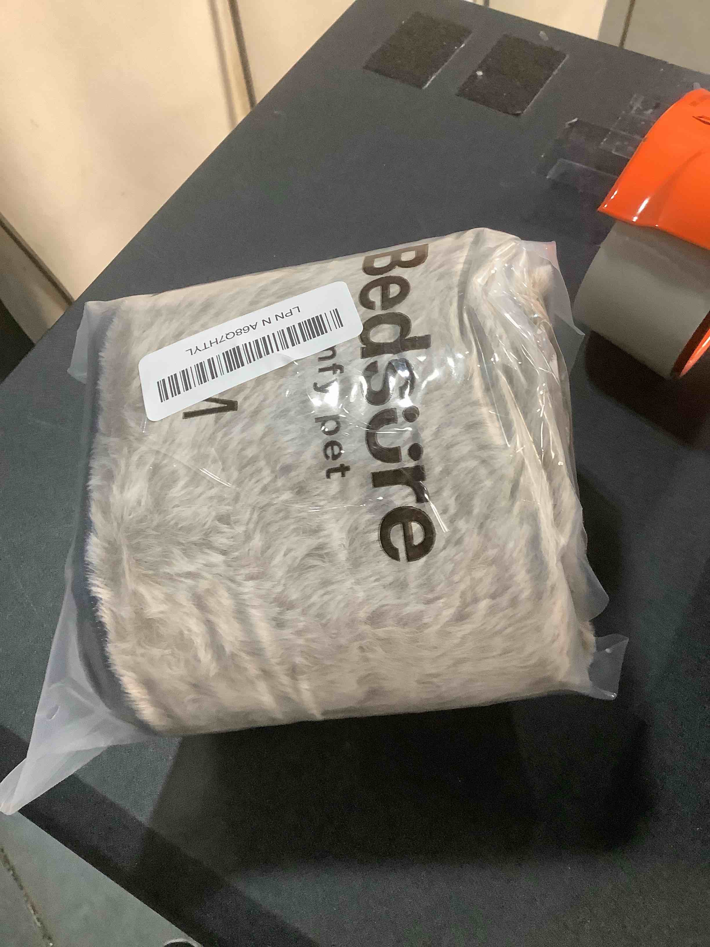 Condition photo showing Good Condition for Bedsure Self Warming Cat Bed, Extra Warm Self Heating Mat for Cats & Dogs Non Electric, Anti-Slip Medium Thermal Pet Pad Indoor with Removable Washable Cover, 29" x 19",Brown 29"L x 19"W Brown