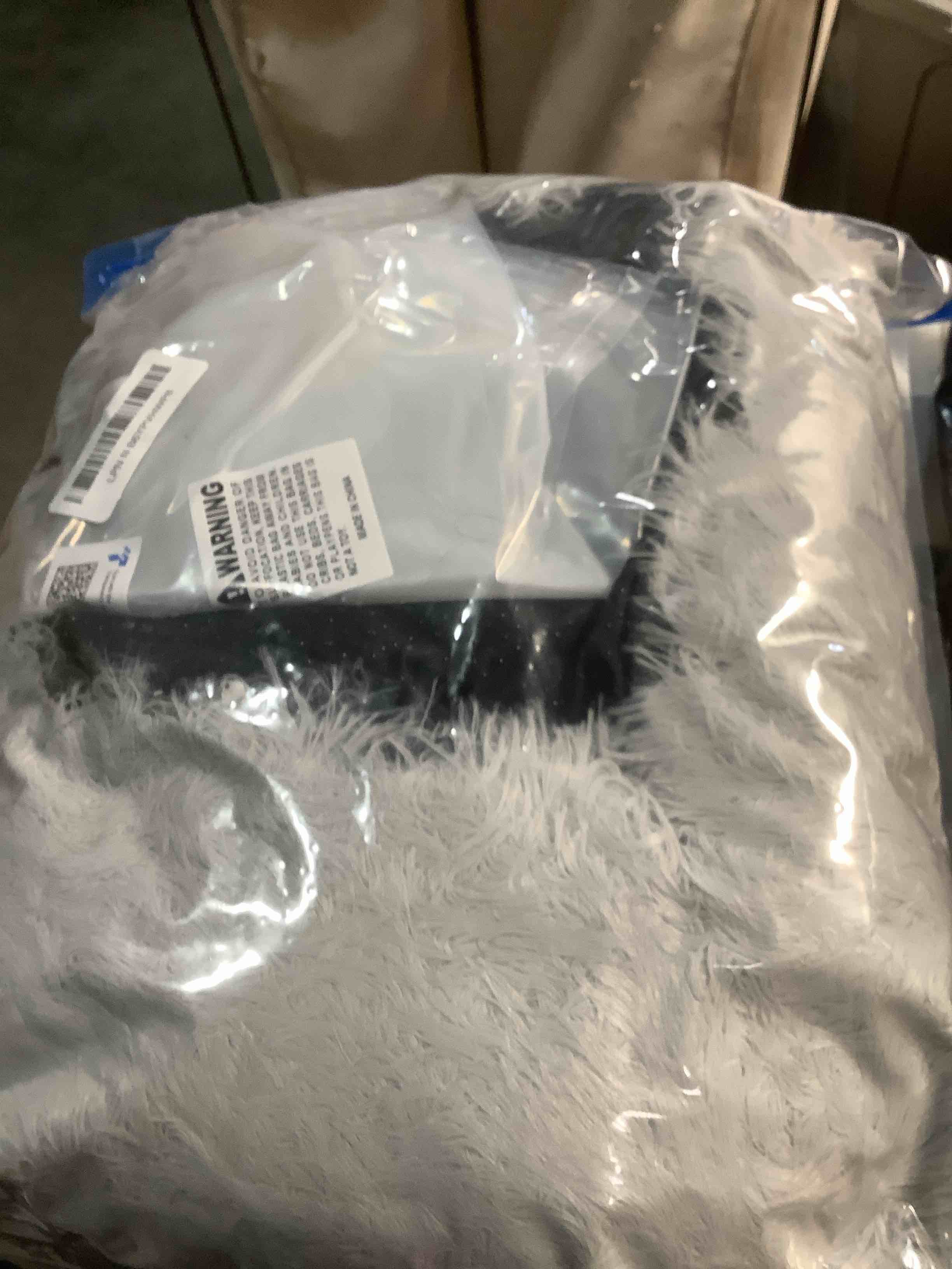 Condition photo showing Good Condition for nononfish Cute Plush Dog Bed for Small Dogs, 19 inches Anti Anxiety Puppy Bed, Washable, Fits up to 15 lbs 19.0"L x 19.0"W x 6.0"Th Grey