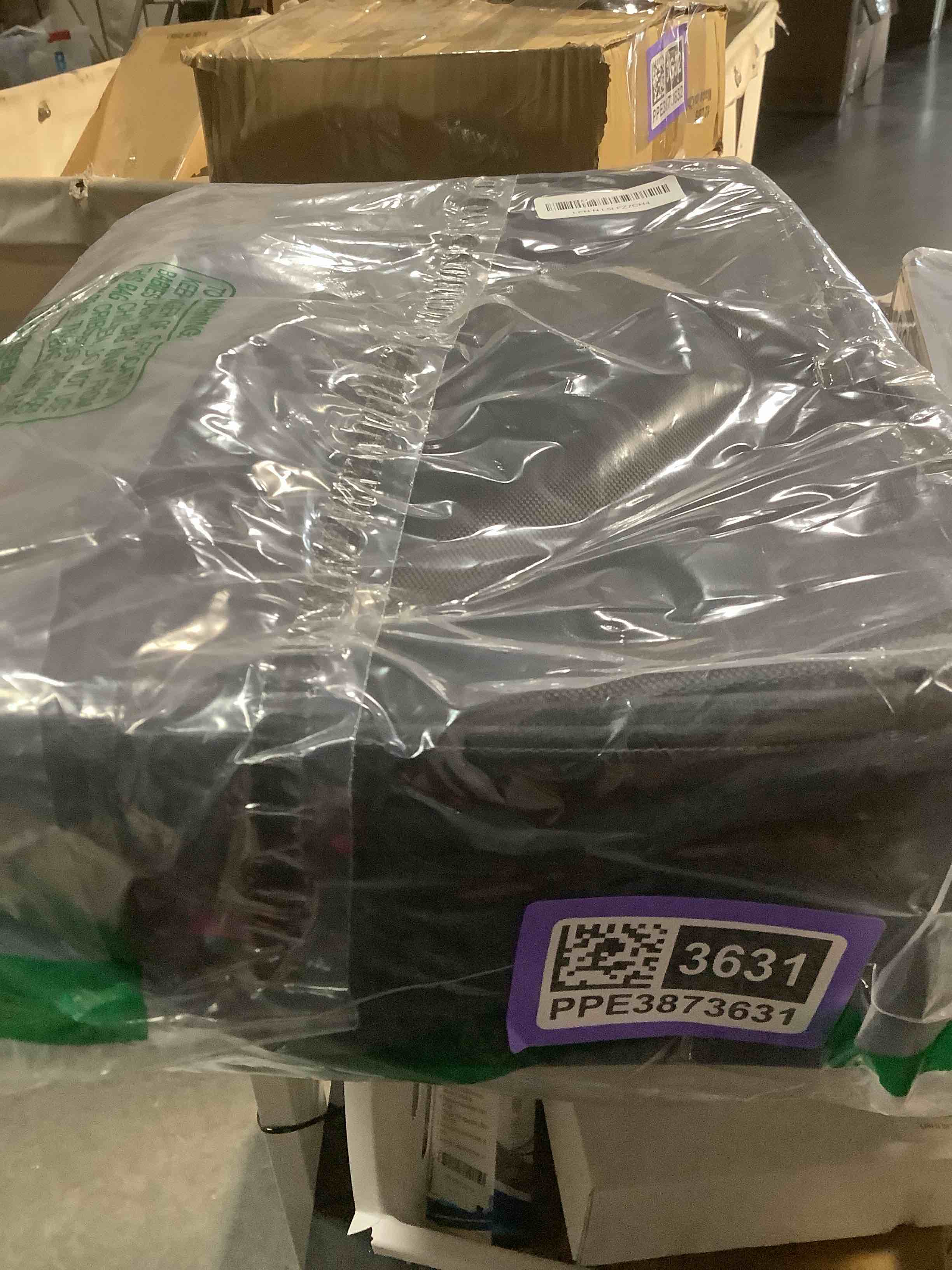 Condition photo showing Good Condition for Relavel Travel Makeup Train Case Makeup Cosmetic Case Organizer Portable Artist Storage Bag with Adjustable Dividers for Cosmetics Makeup Brushes Toiletry Jewelry Digital Accessories Black Black Small