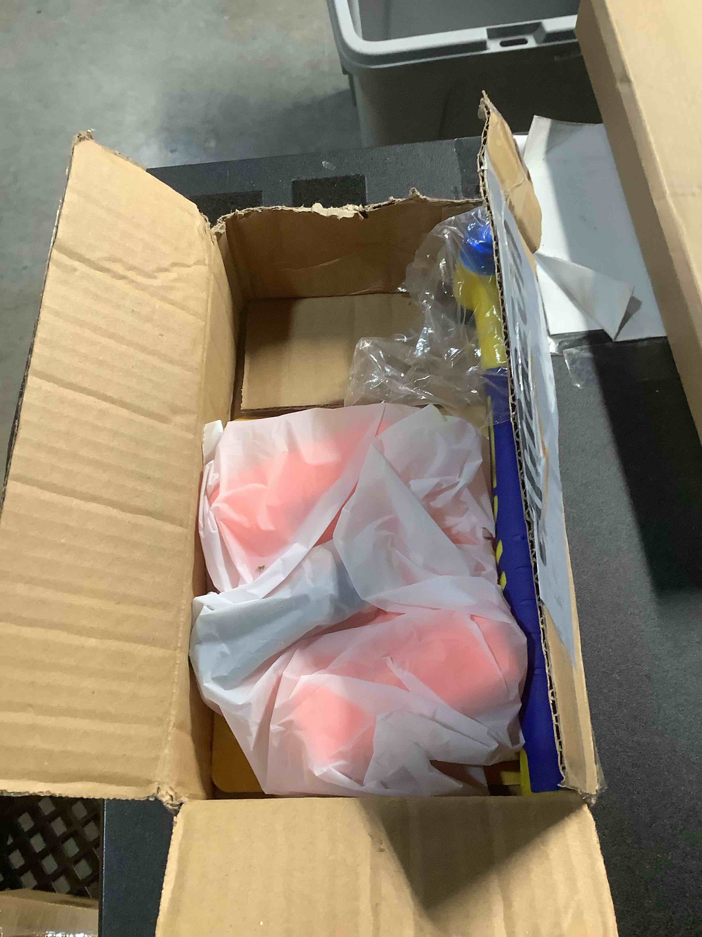 Condition photo showing Good Condition for Magicbox Dual-Size Floor Gap Fixer Tool, Large/Small Fixer Tools with 10 Reusable Sticky Pads, Dual-Side Striking Surface, for Repairing Narrow/Wide Gaps in Hardwood, Laminate, Vinyl Floors average Dual Size Suction Cup & 5 Sticky Pads