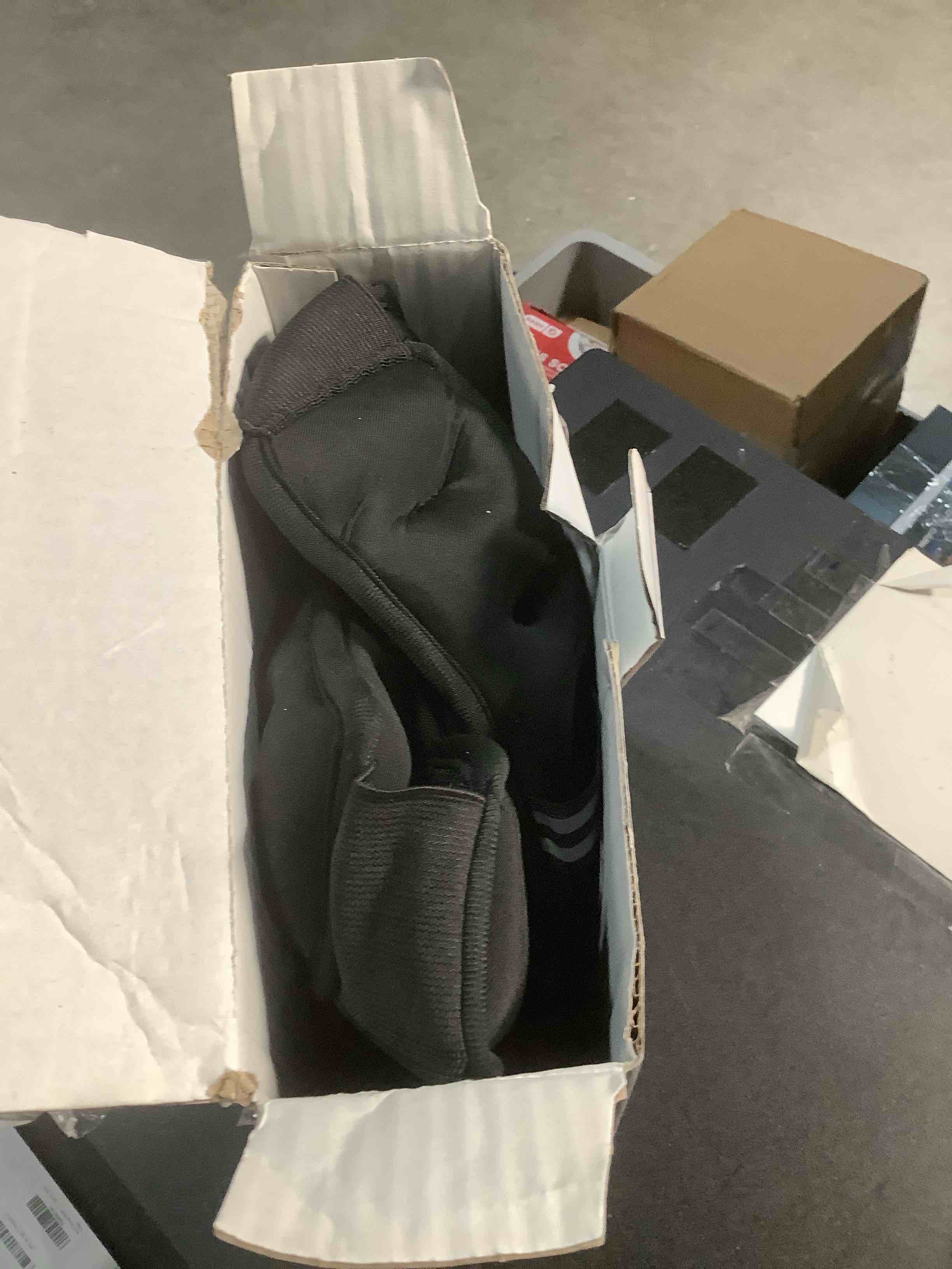 Condition photo showing Good Condition for Zeerun Weighted Vest for Women & Men with Reflective Stripe and Adjustable Buckle, Comfortable & Durable Rucking Vest for Walking, Running & Strength Training 10 lb Black