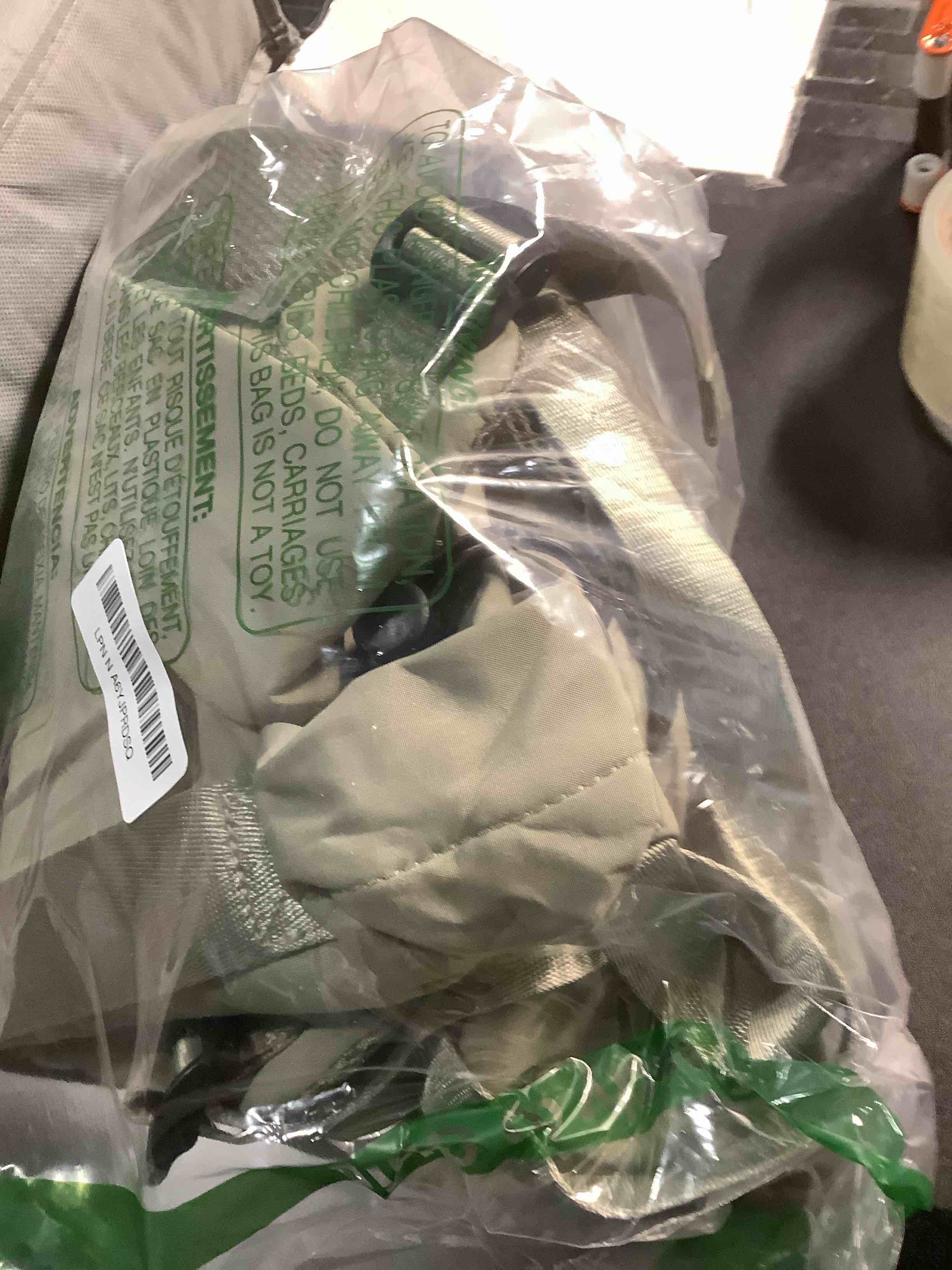 Condition photo showing Good Condition for SEAFEW Small Green School Backpack Women, Unisex Lightweight Backpack School Bag Water-resistant Casual Rucksack fits 14 inch Laptop for Boys Girls Men and Women Bookbag College Daypack for Teenage