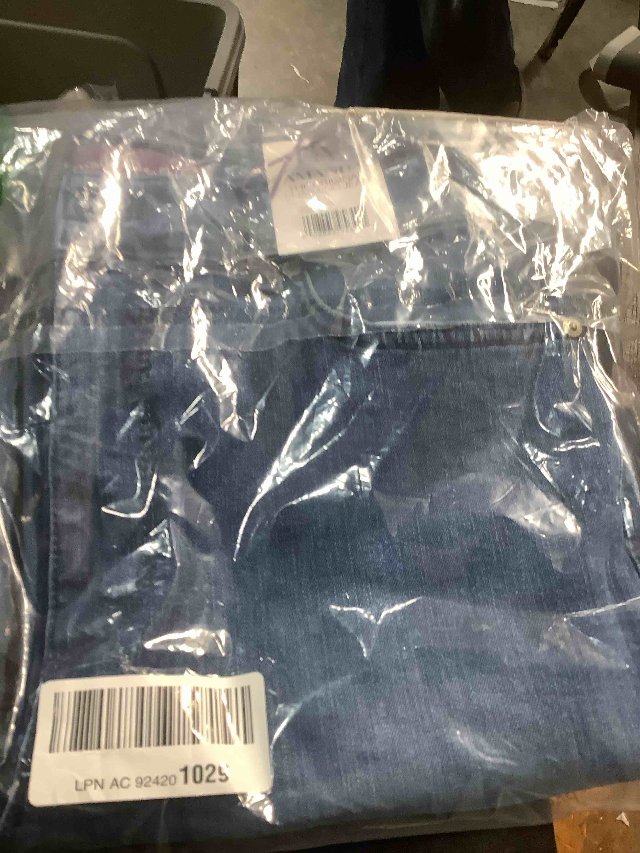 Condition photo showing Good Condition for Gloria Vanderbilt Womens Amanda Classic High Rise Tapered Jean Petite 10 Petite Frisco