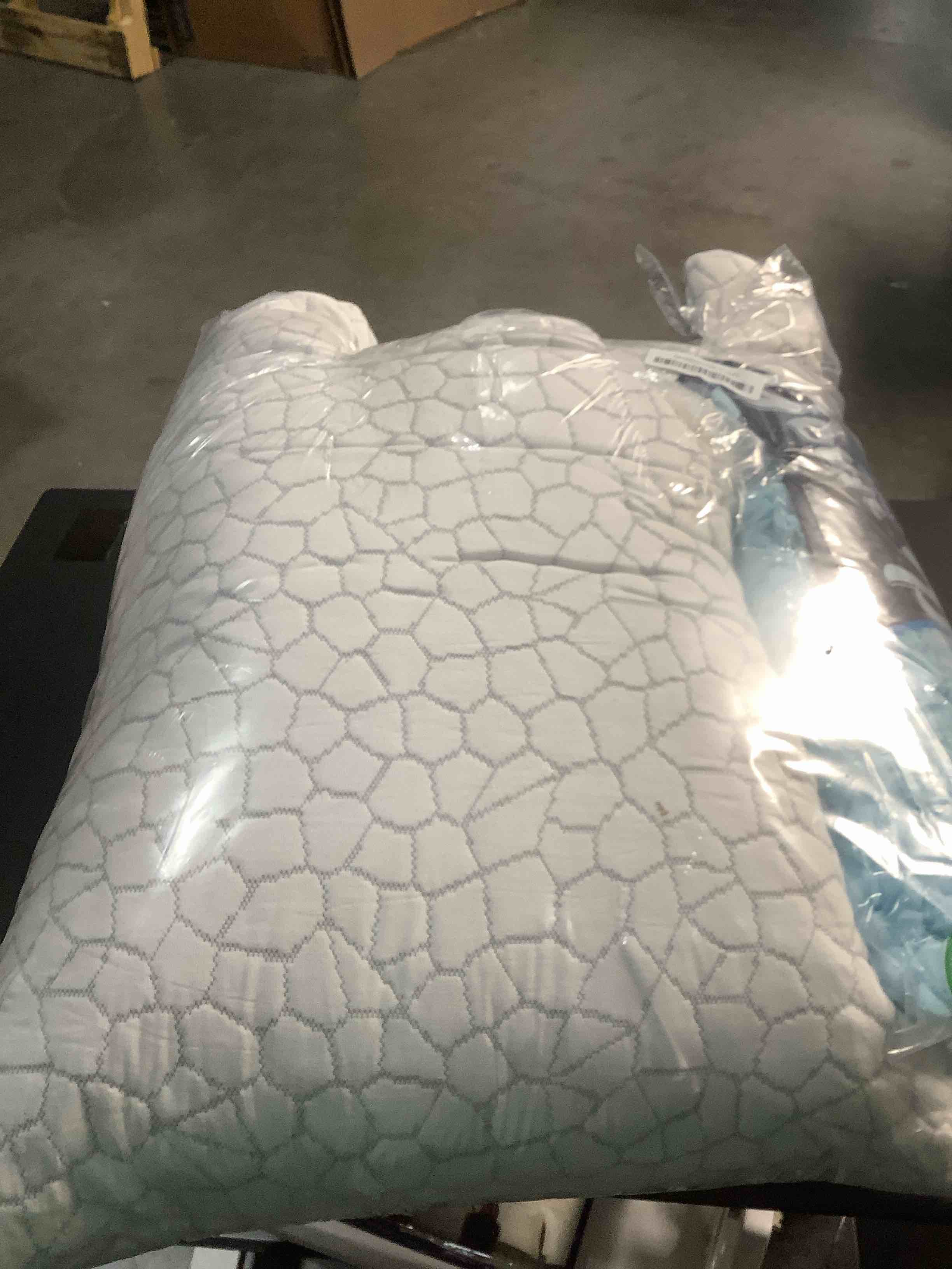 Condition photo showing Good Condition for QUTOOL Cooling Pillow for Sleeping, CertiPUR-US Shredded Memory Foam Queen Pillow Set of 1, Cool Pillow for Hot Sleepers Adjustable Firm Pillow for Side, Back, Stomach Sleepers Soft Yet Support, White White-cooling Basic Queen(Pack of 1)