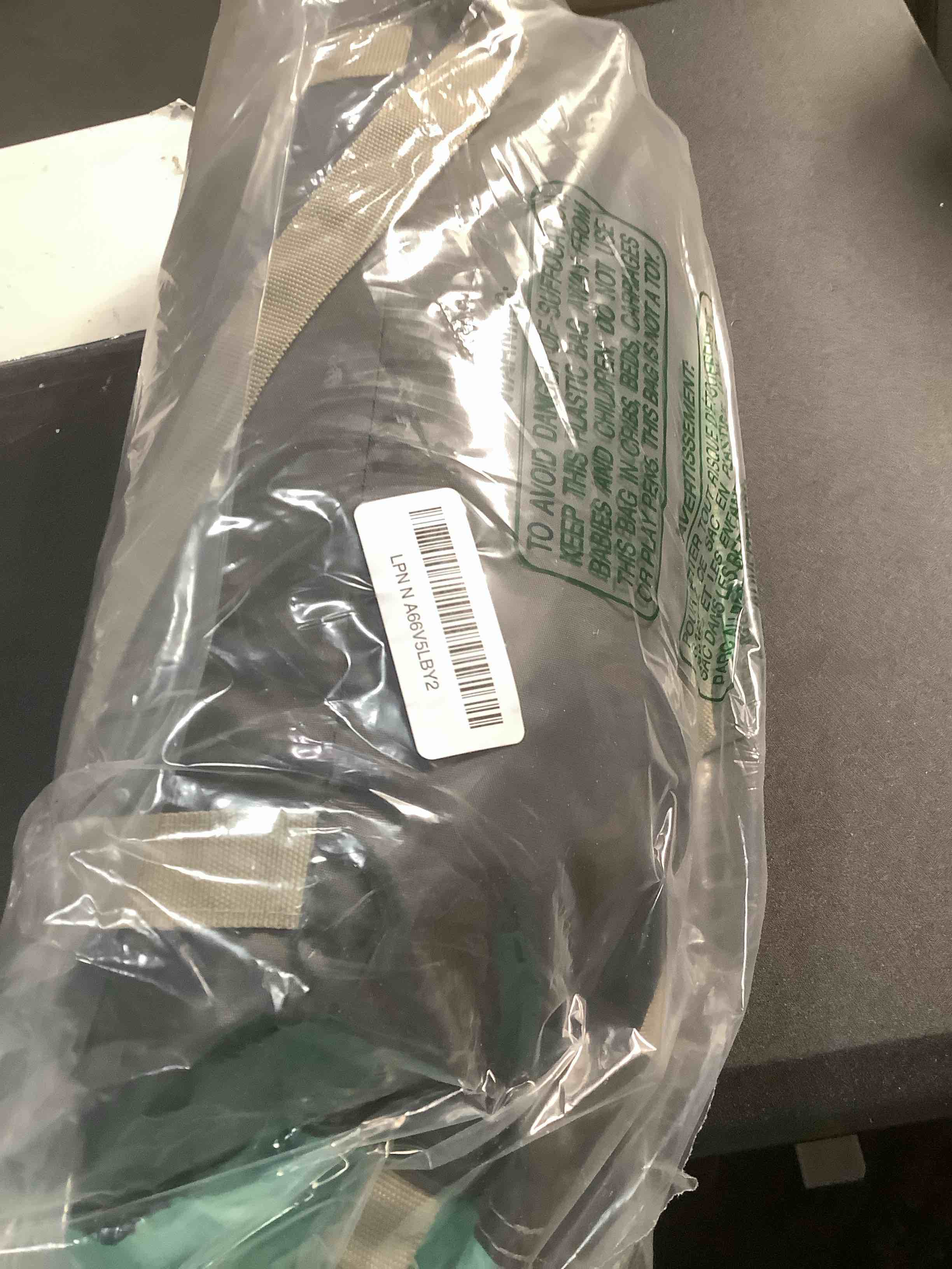 Condition photo showing Good Condition for Gorich Beach Tent Sun Shelter for 3/4-5/6-7/8-10 Person with UPF 50? UV Protection, Lightweight & Easy Setup Beach Shade Canopy, Portable Beach Shade Tent Beach Cabana Turquoise 3 person