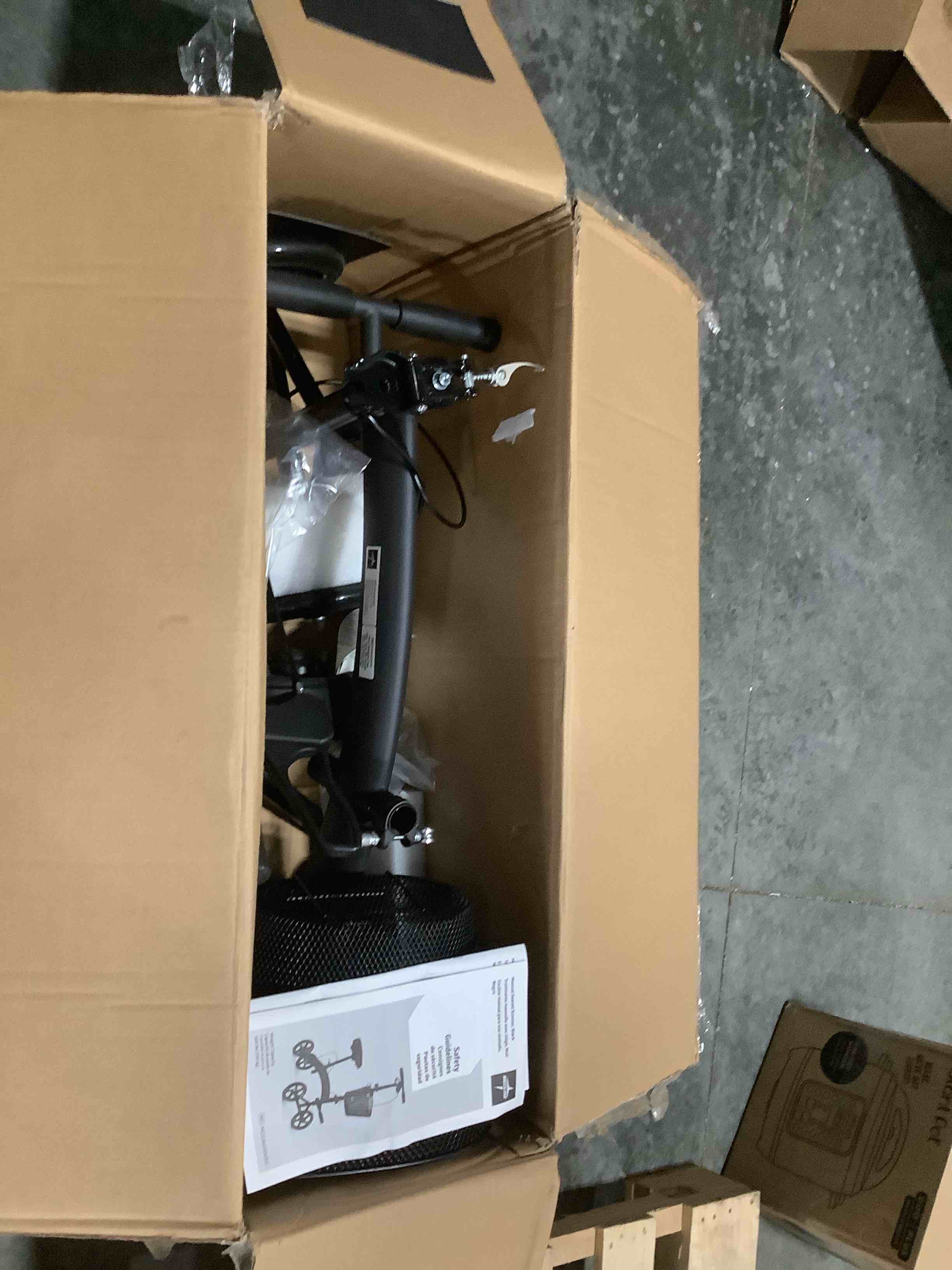 https://s3.amazonaws.com/lotting-images-prod/NKYBargainOutlett/PPE3874862_1776438901826.jpeg