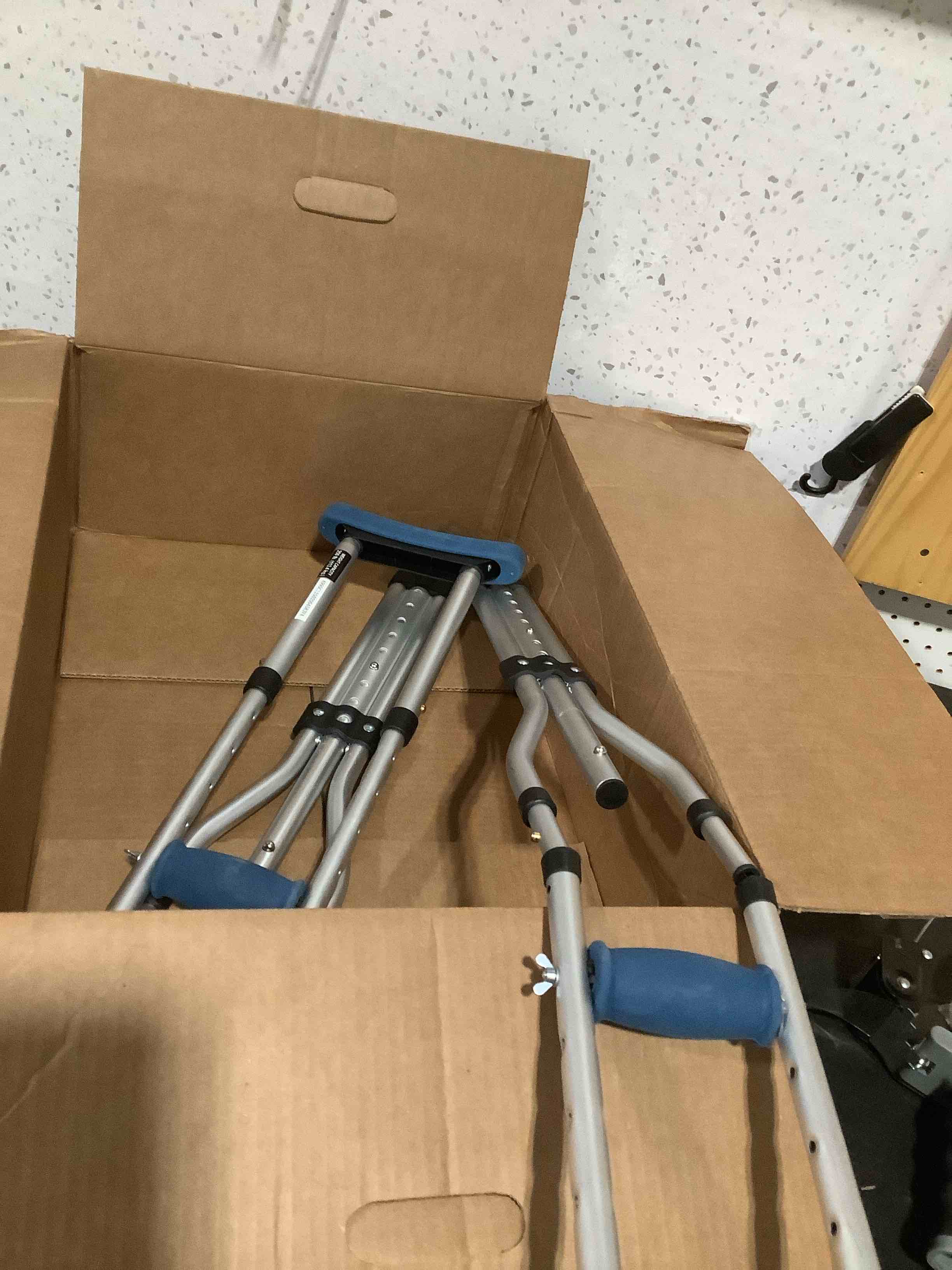 https://s3.amazonaws.com/lotting-images-prod/NKYBargainOutlett/PPE3874907_1776797492102.jpeg