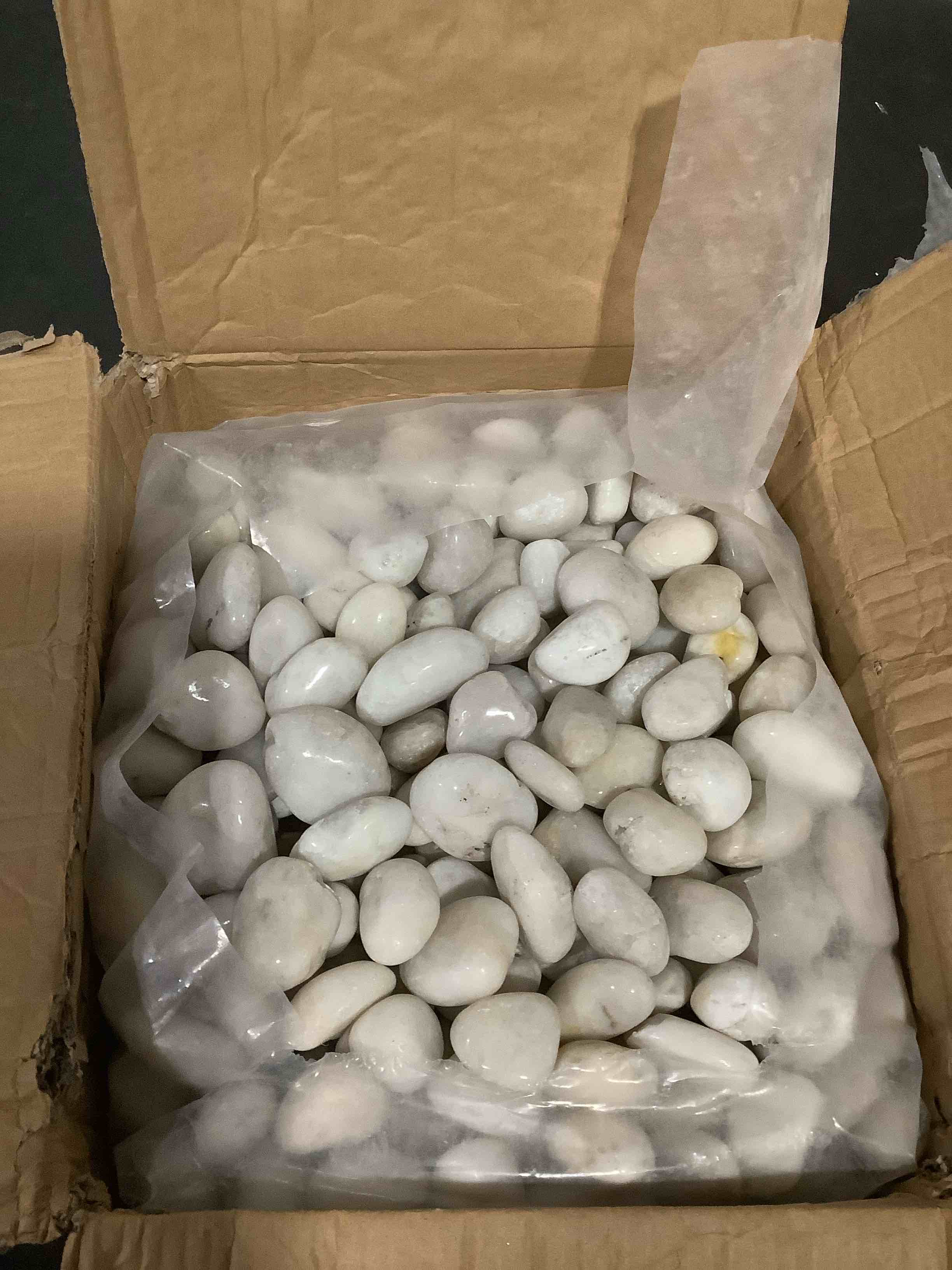 https://s3.amazonaws.com/lotting-images-prod/NKYBargainOutlett/PPE3874908_1776799971038.jpeg