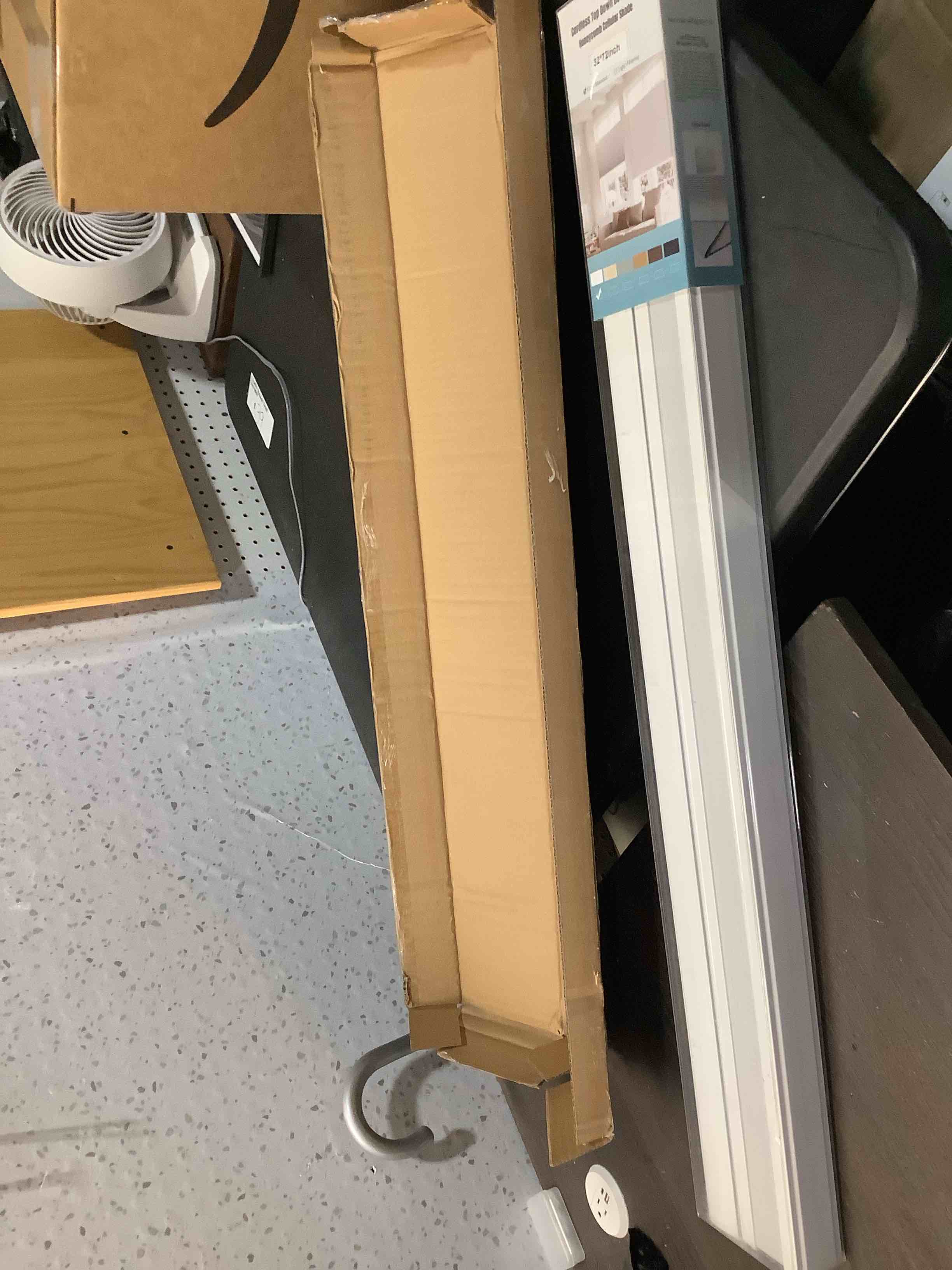 https://s3.amazonaws.com/lotting-images-prod/NKYBargainOutlett/PPE3875013_1777387153760.jpeg