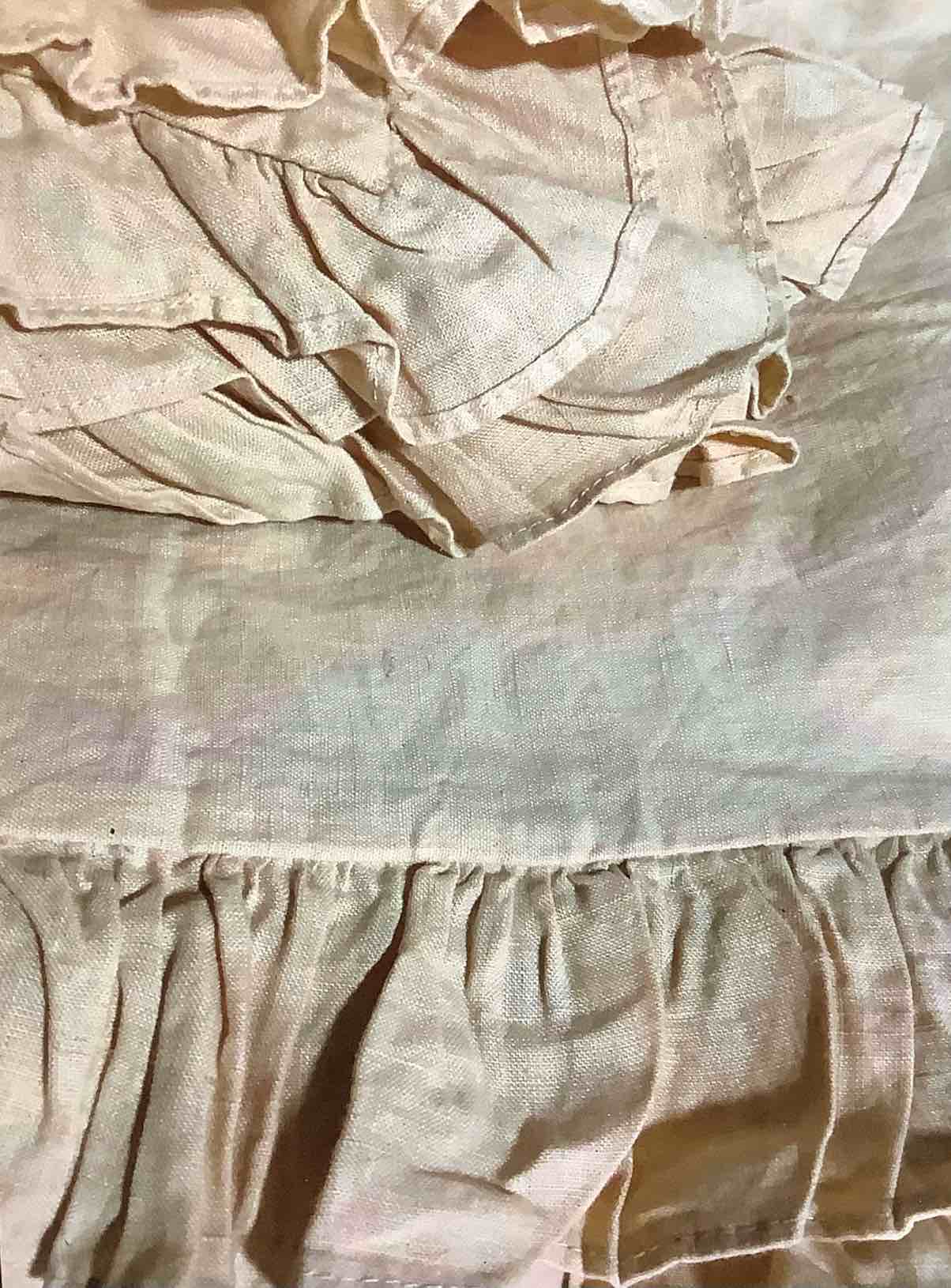 Condition photo showing Good Condition for simple&opulence 100% linen duvet cover set, 3 pcs natural french flax sand ruffle duvet cover king size, breathable comfy linen bedding comforter cover with 2 pillowcases (sand, 104" x 92")