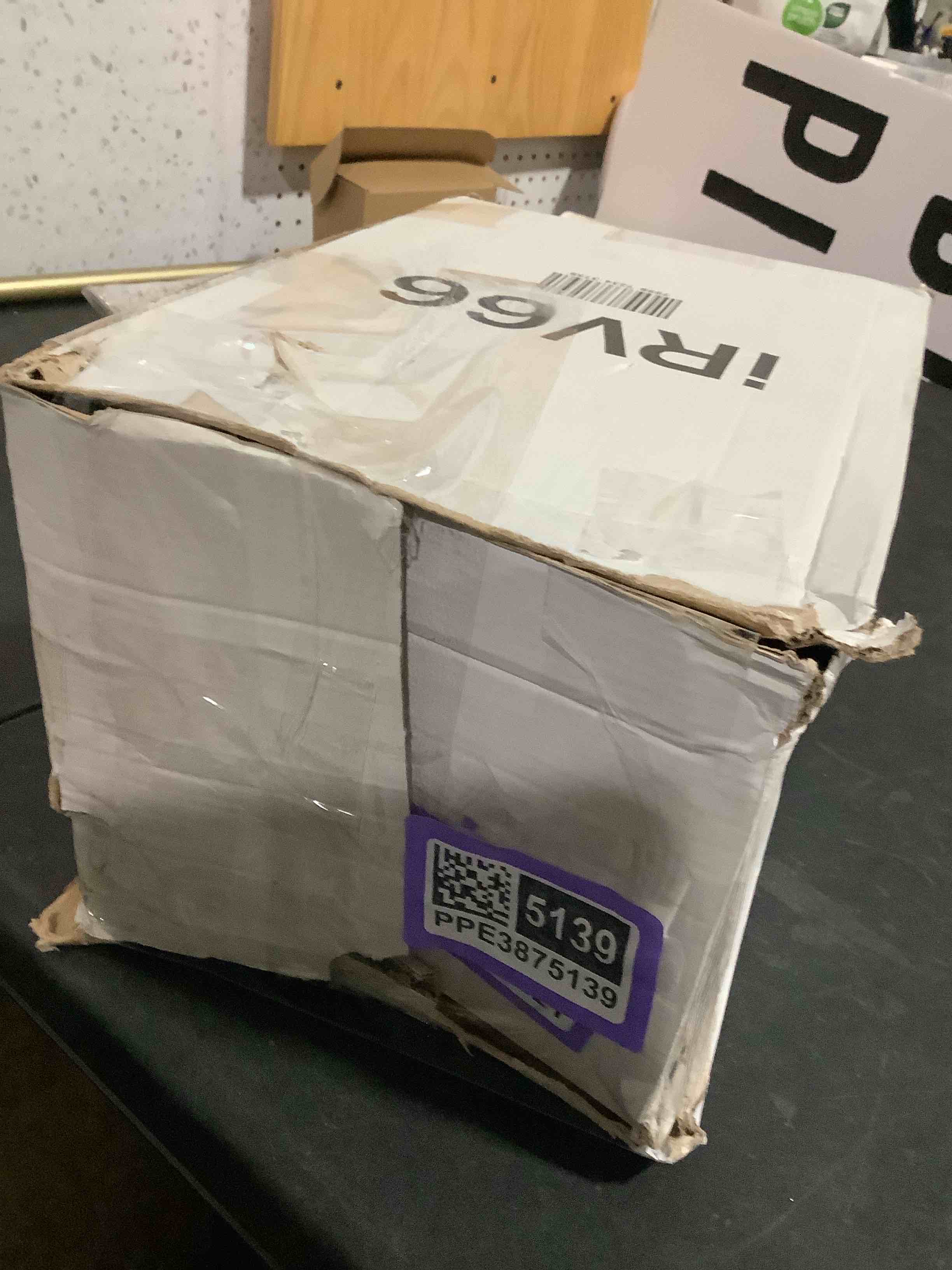 https://s3.amazonaws.com/lotting-images-prod/NKYBargainOutlett/PPE3875139_1777915628151.jpeg