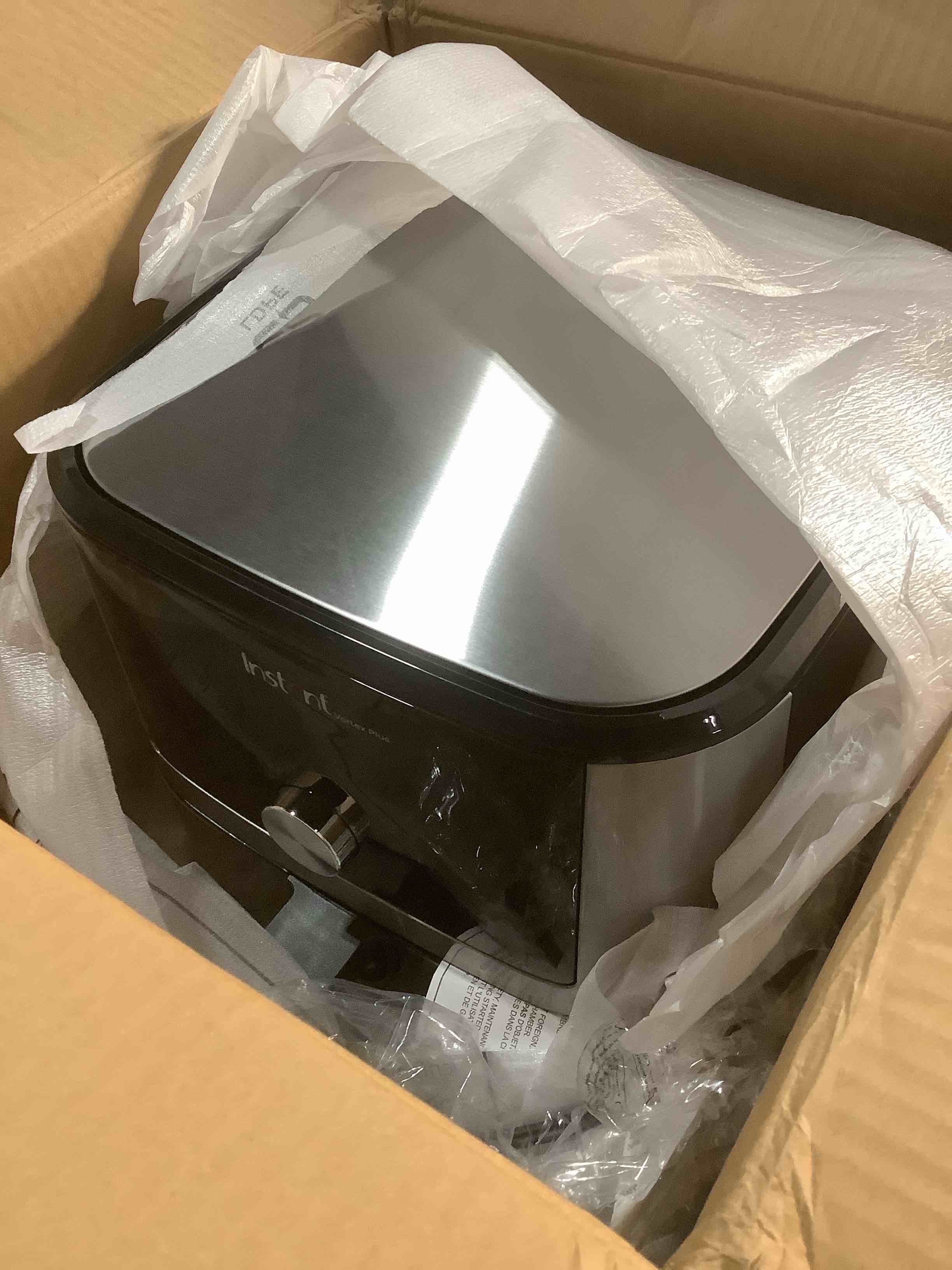 Condition photo showing Good Condition for Instant Vortex Plus 6QT XL Air Fryer, 6-in-1, Broils, Dehydrates, Crisps, Roasts, Reheats, Bakes for Quick Easy Meals, 100+ In-App Recipes, Dishwasher-Safe, from the Makers of Instant Pot, Black