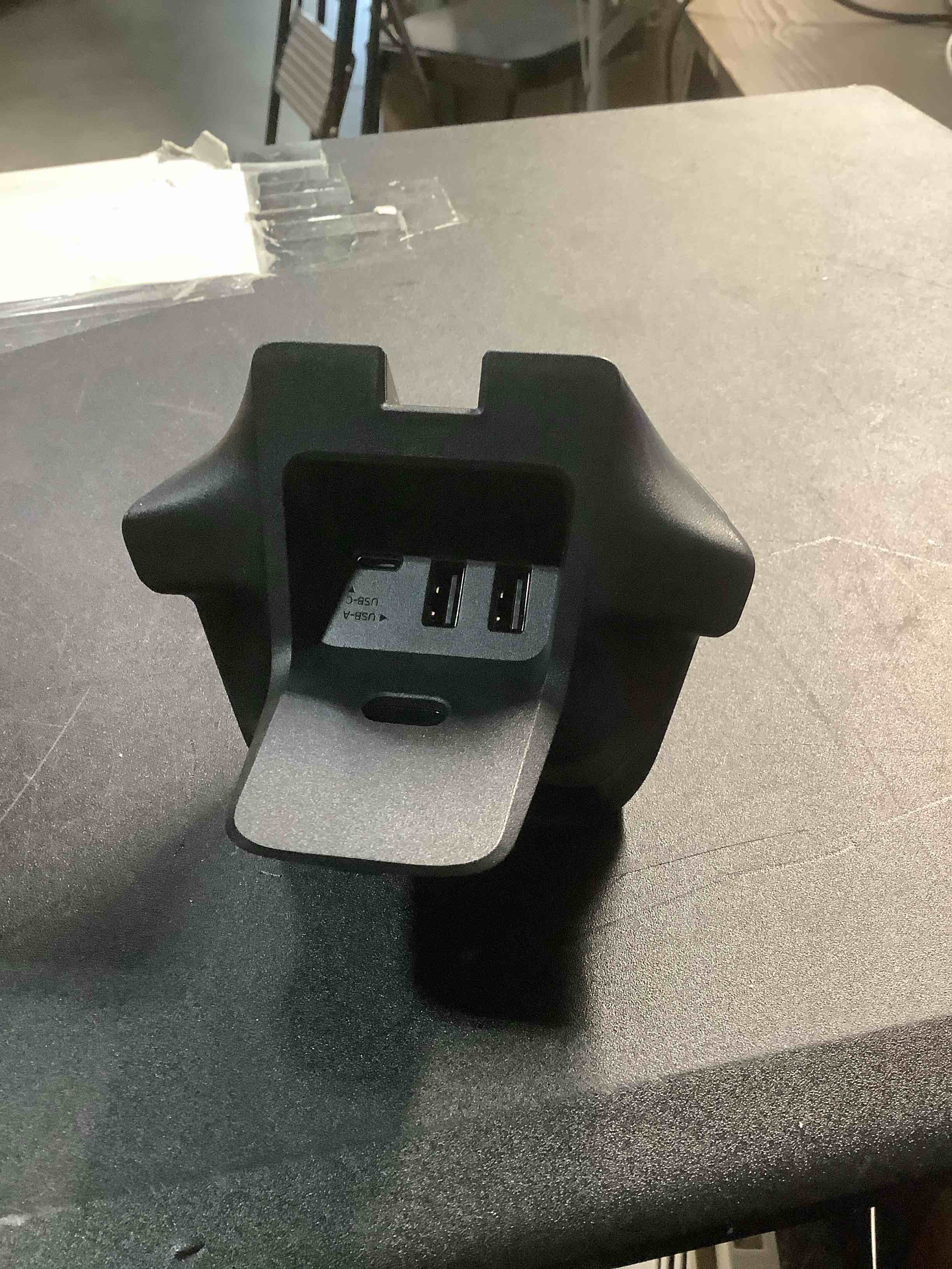 flydigi black wireless charger dock 2 pro?only support vader 5 pro and apex 5?