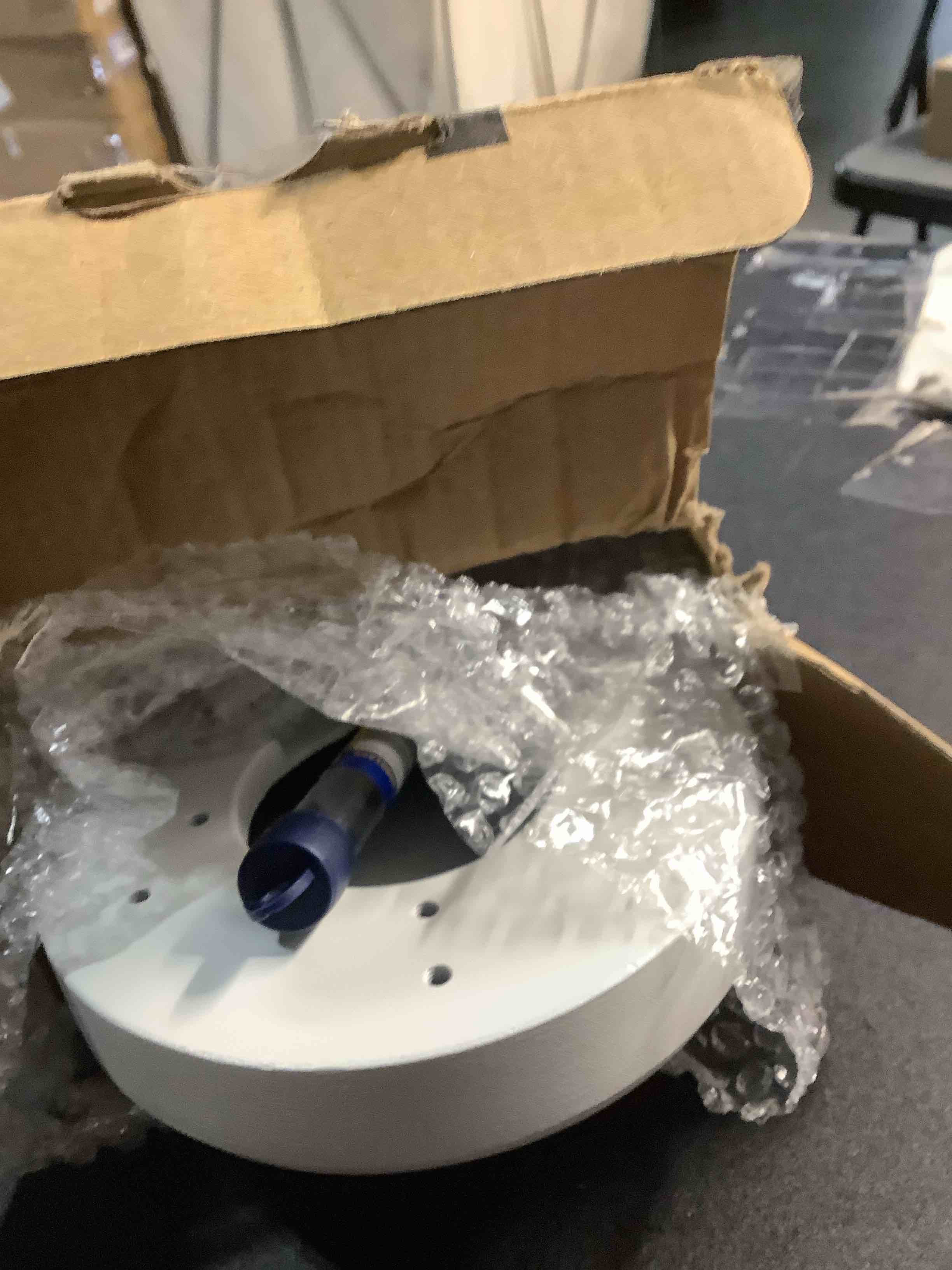 https://s3.amazonaws.com/lotting-images-prod/NKYBargainOutlett/PPE3877880_1775238414054.jpeg