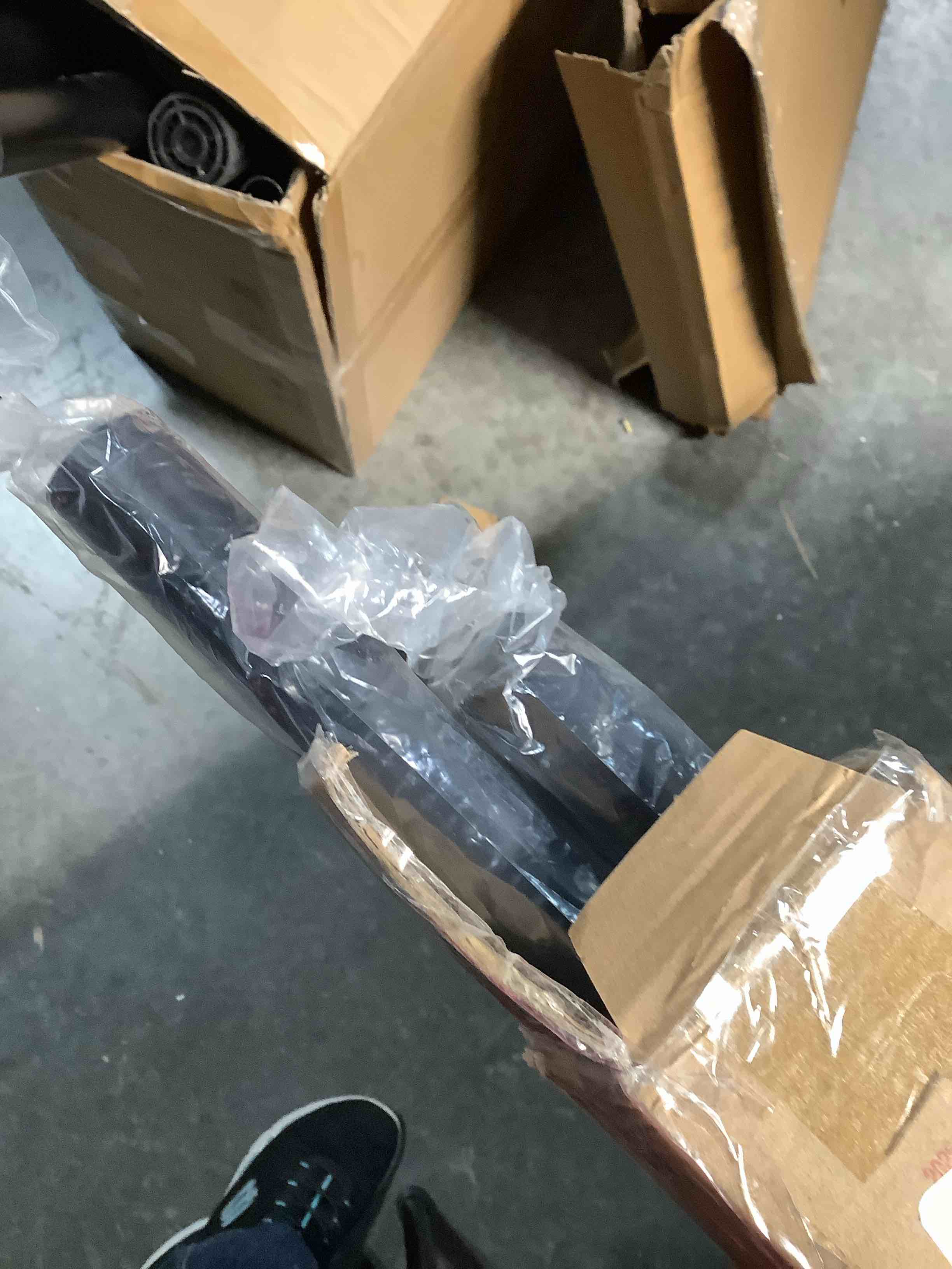 https://s3.amazonaws.com/lotting-images-prod/NKYBargainOutlett/PPE3877951_1777559861555.jpeg