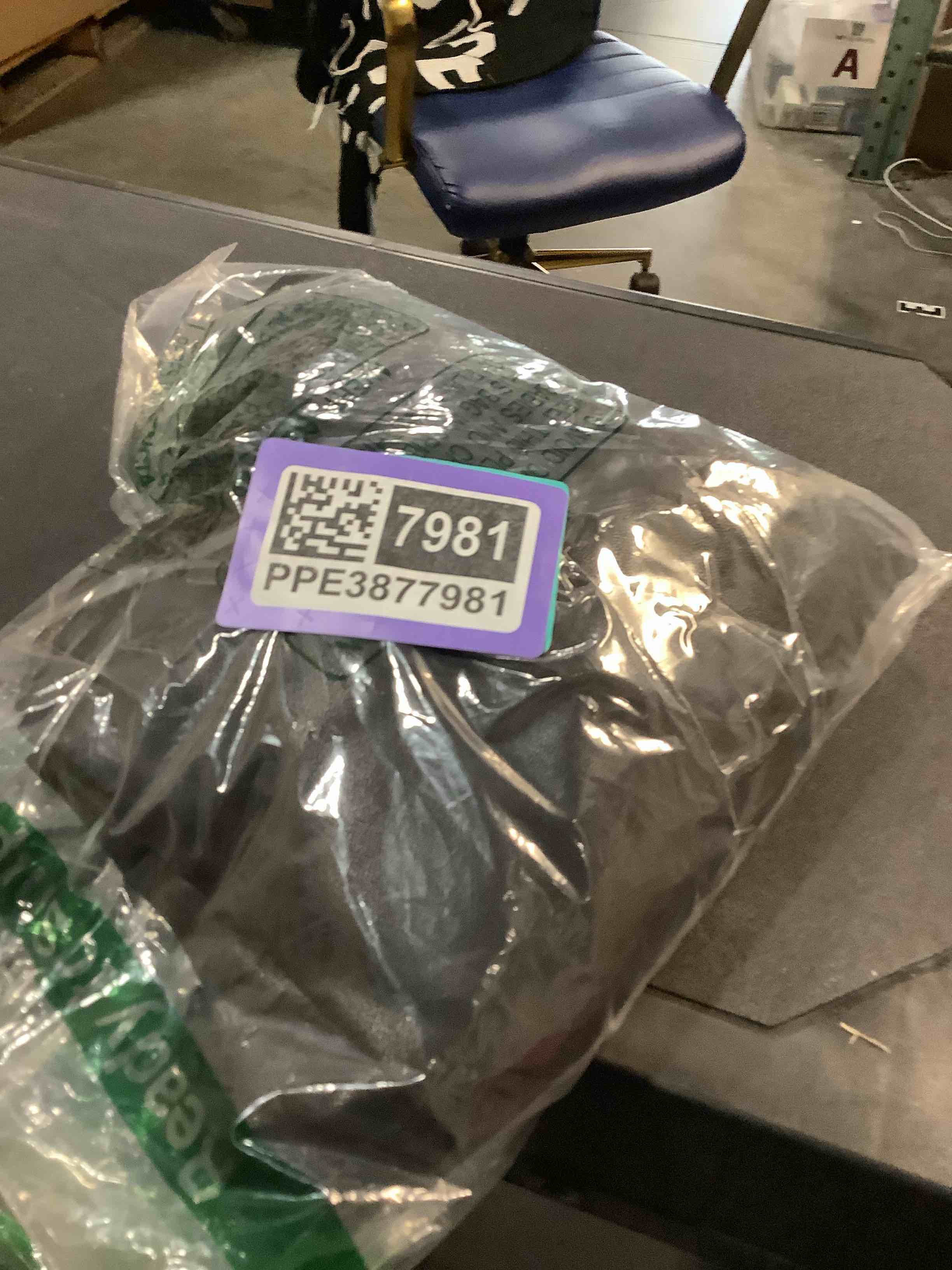 https://s3.amazonaws.com/lotting-images-prod/NKYBargainOutlett/PPE3877981_1777662350618.jpeg
