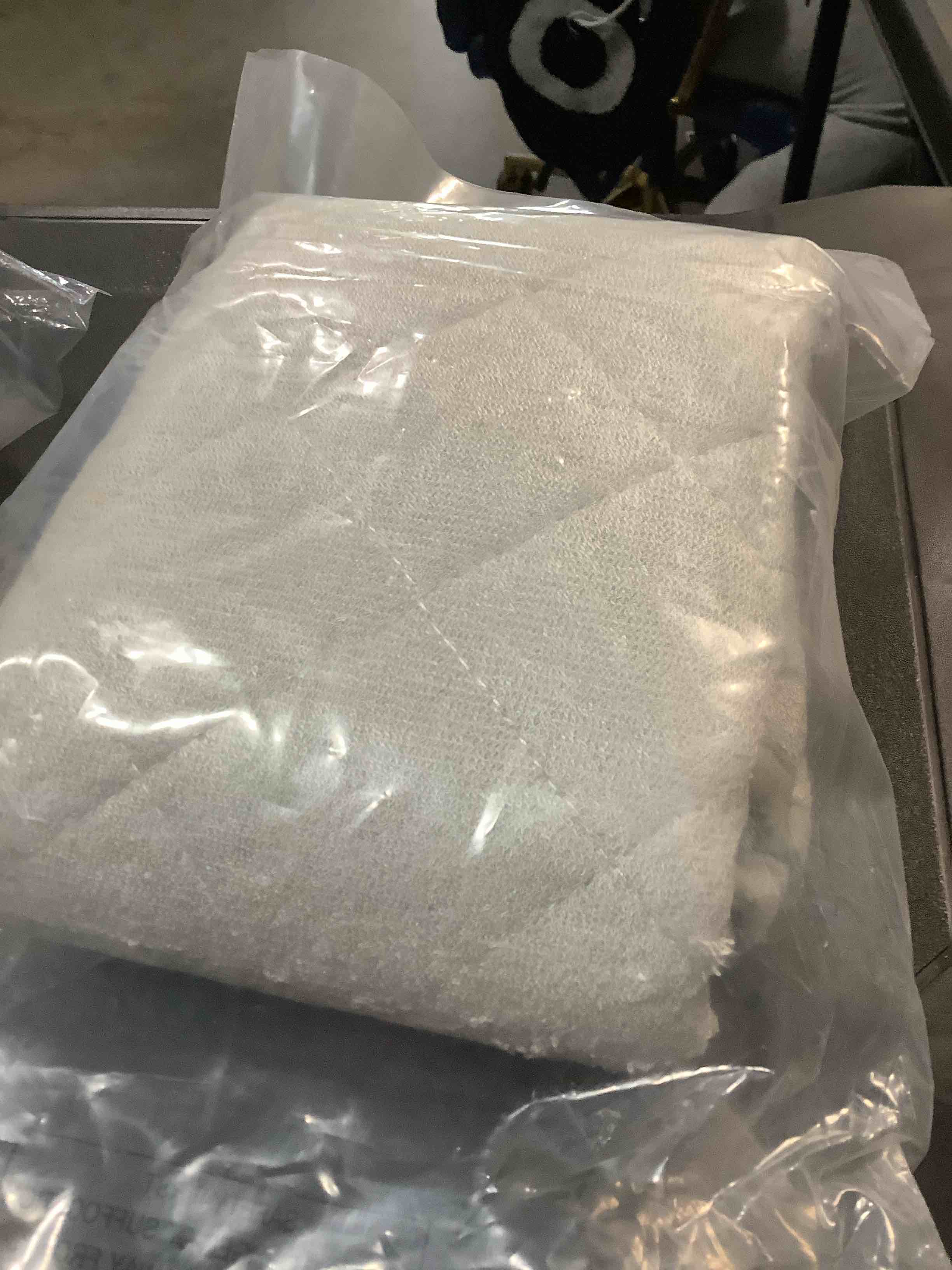 https://s3.amazonaws.com/lotting-images-prod/NKYBargainOutlett/PPE3877984_1777662711785.jpeg