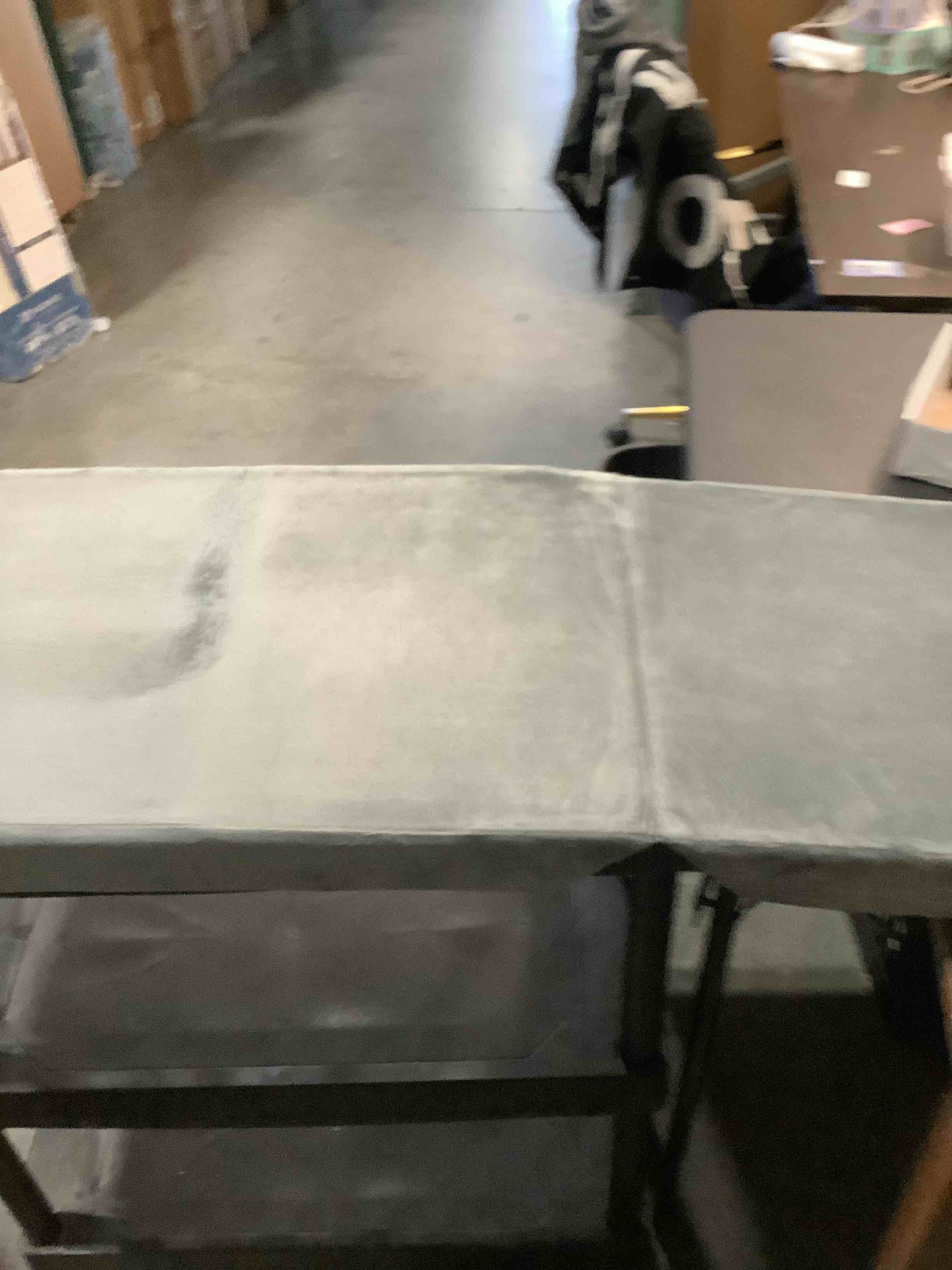 https://s3.amazonaws.com/lotting-images-prod/NKYBargainOutlett/PPE3878004_1777729948810.jpeg
