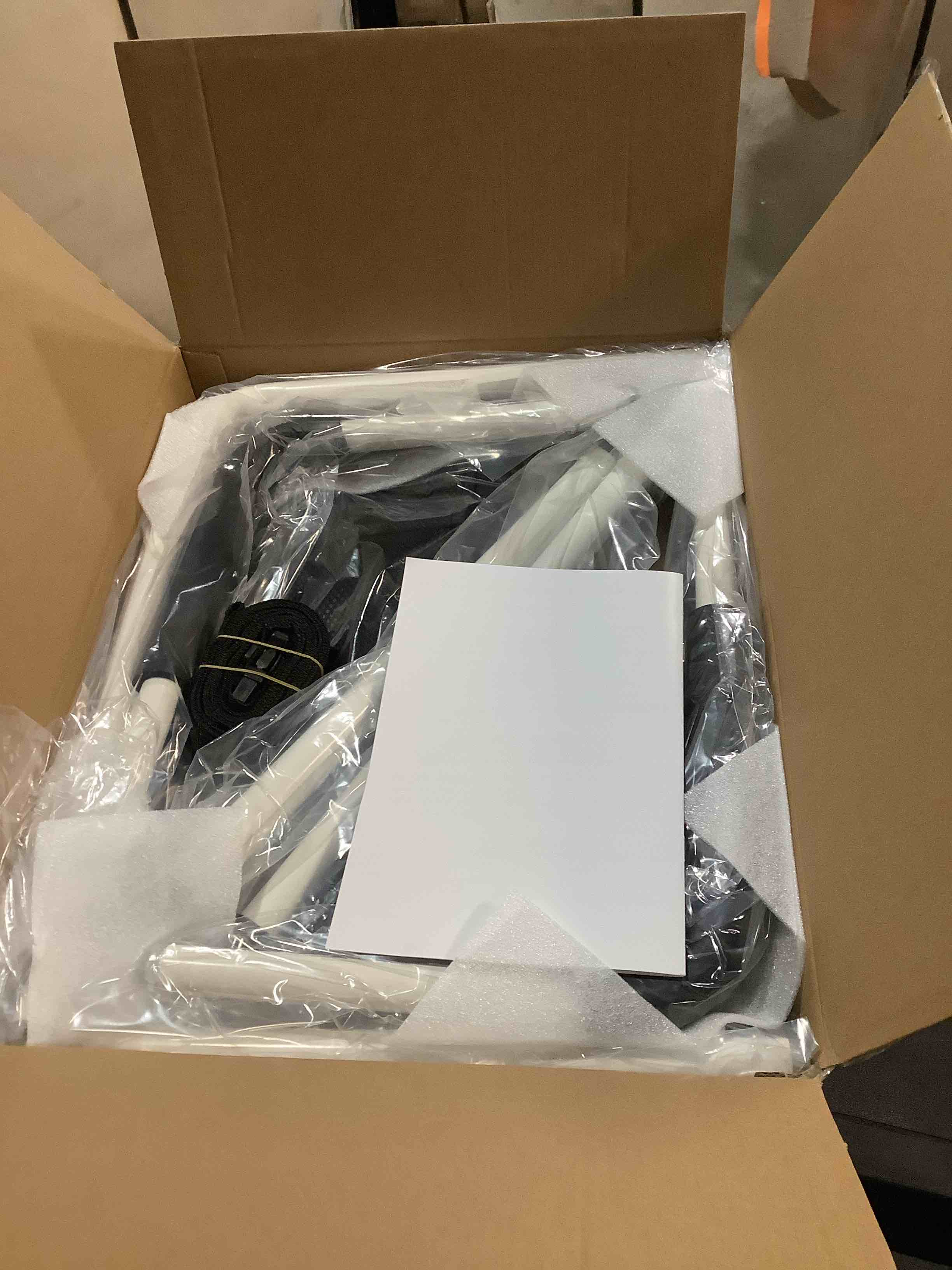 https://s3.amazonaws.com/lotting-images-prod/NKYBargainOutlett/PPE3878035_1777738465710.jpeg
