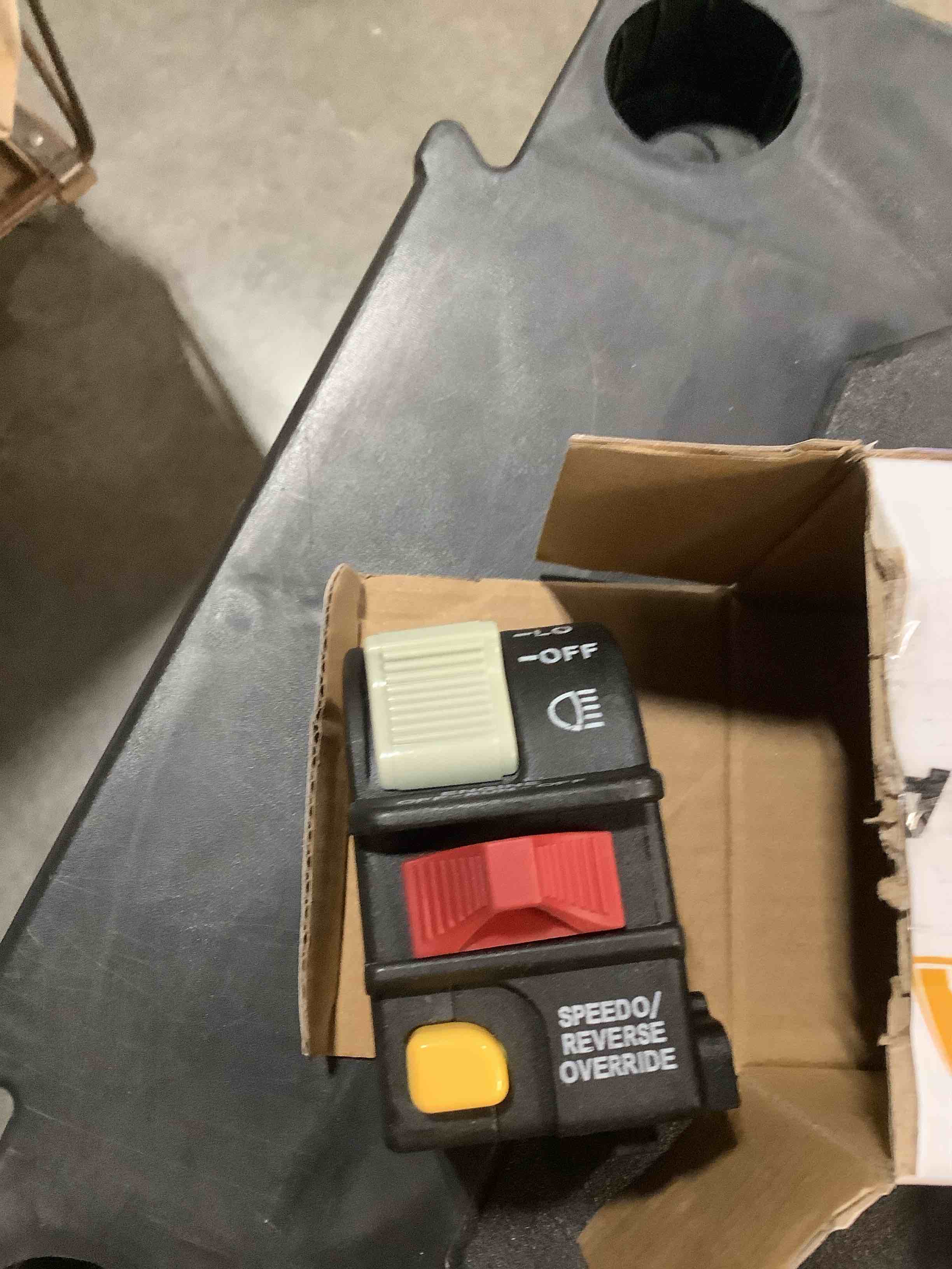 https://s3.amazonaws.com/lotting-images-prod/NKYBargainOutlett/PPE3878038_1777738874806.jpeg