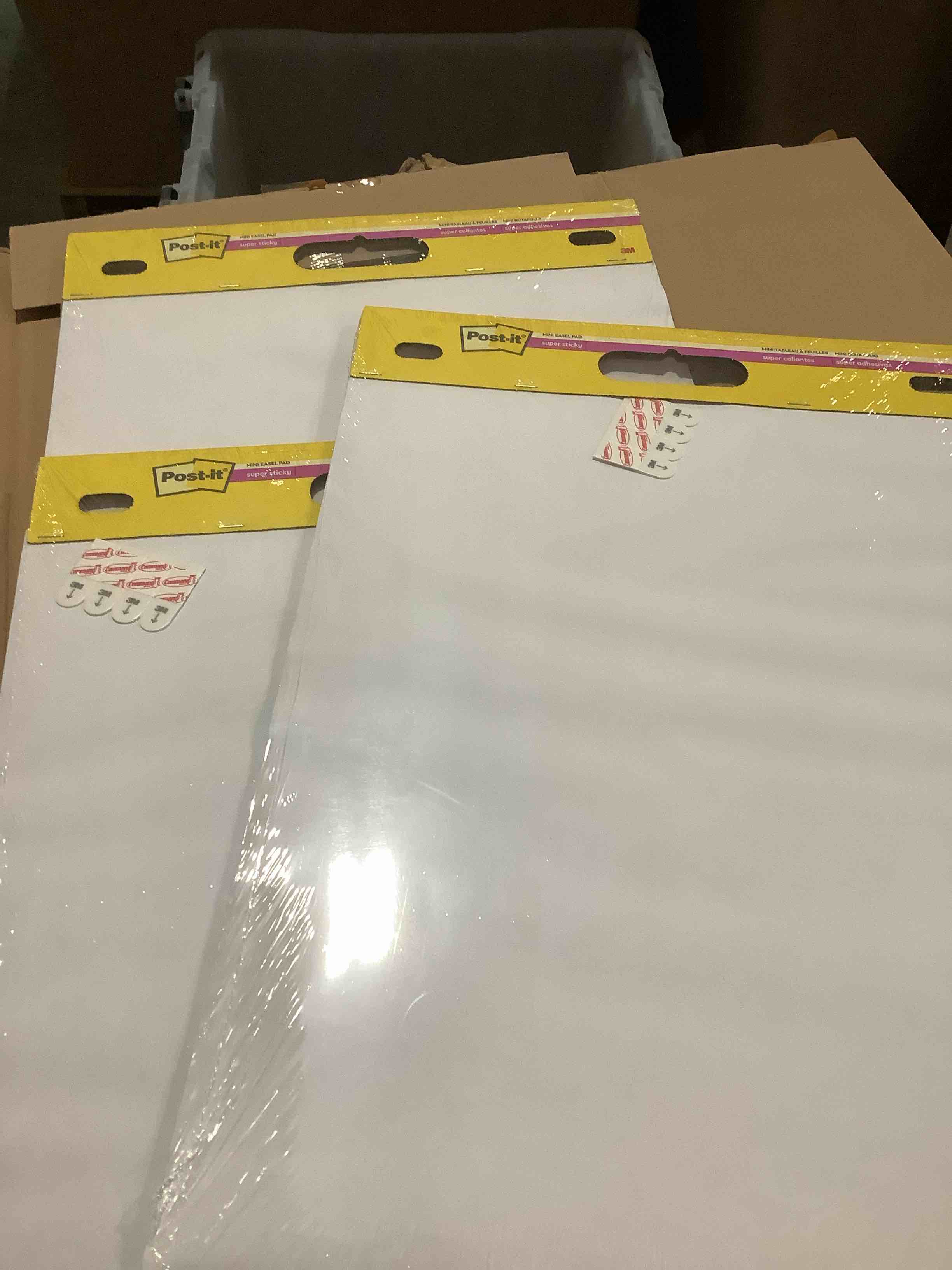 Condition photo showing Good Condition for post-it self-stick mini easel pad, 15 in x 18 in, 20 sheets/pad, 3 pads, great for virtual teachers and students (577-3pk)