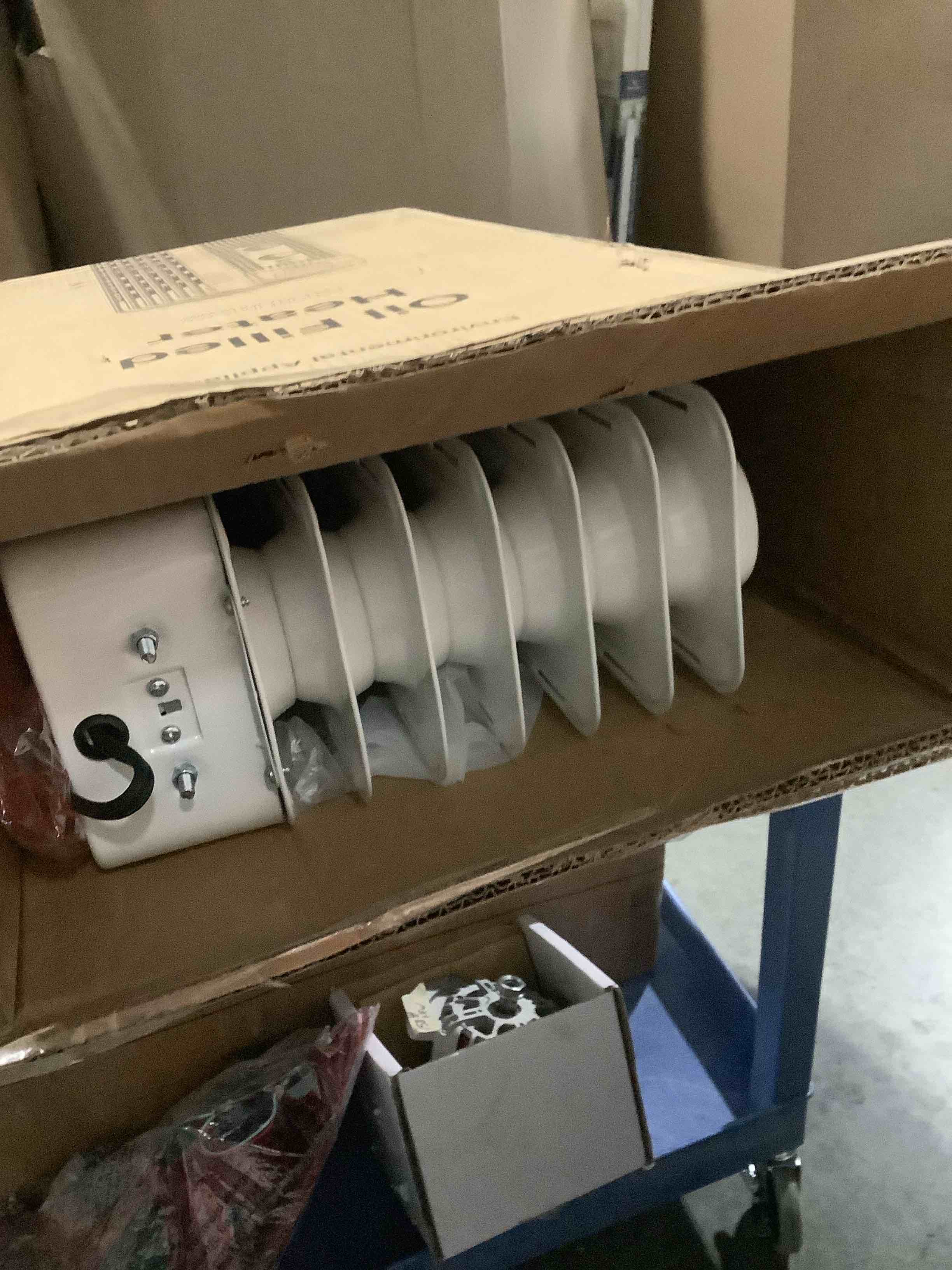 https://s3.amazonaws.com/lotting-images-prod/NKYBargainOutlett/PPE3878087_1778006392426.jpeg