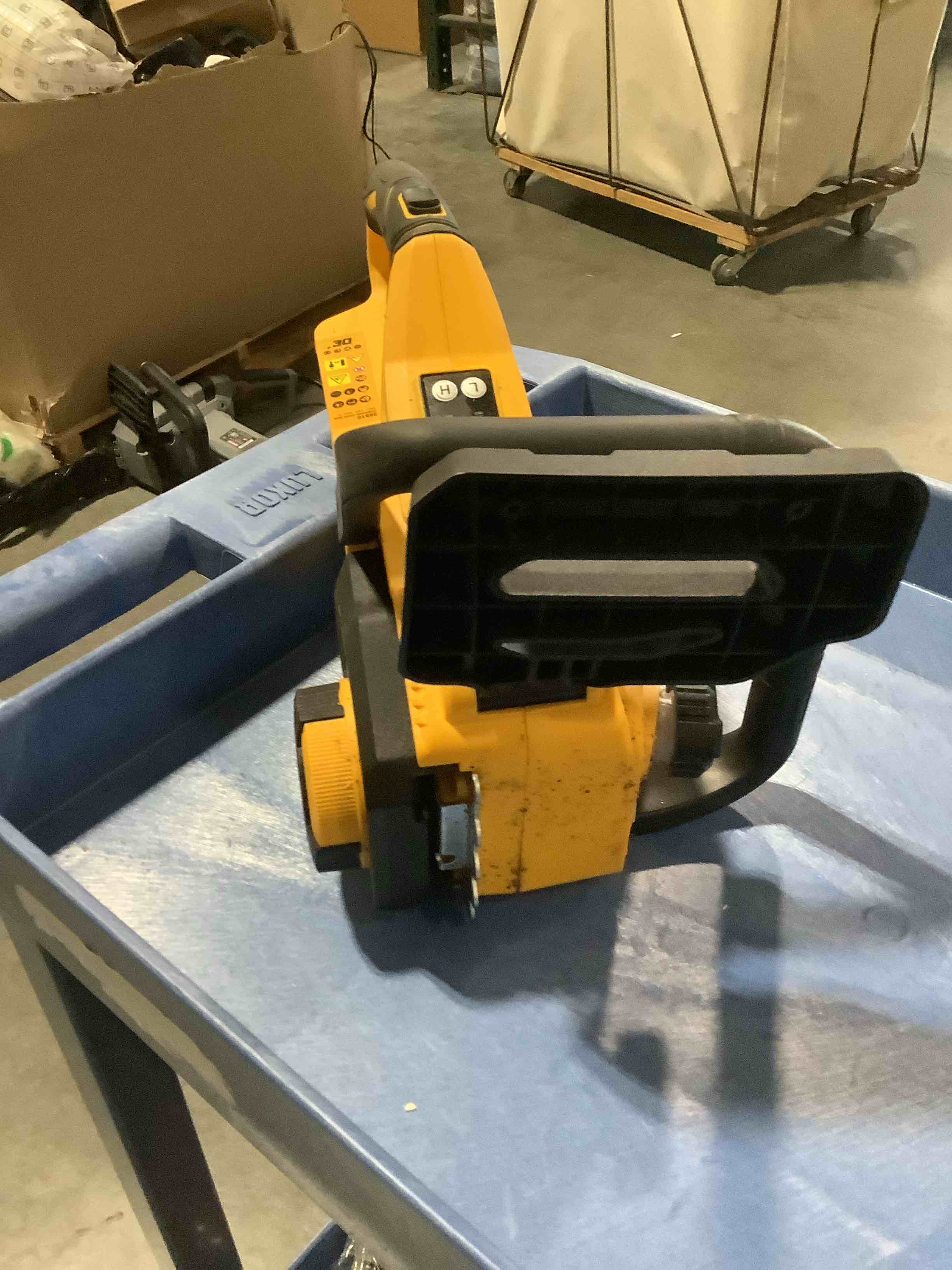 https://s3.amazonaws.com/lotting-images-prod/NKYBargainOutlett/PPE3878185_1778179894320.jpeg