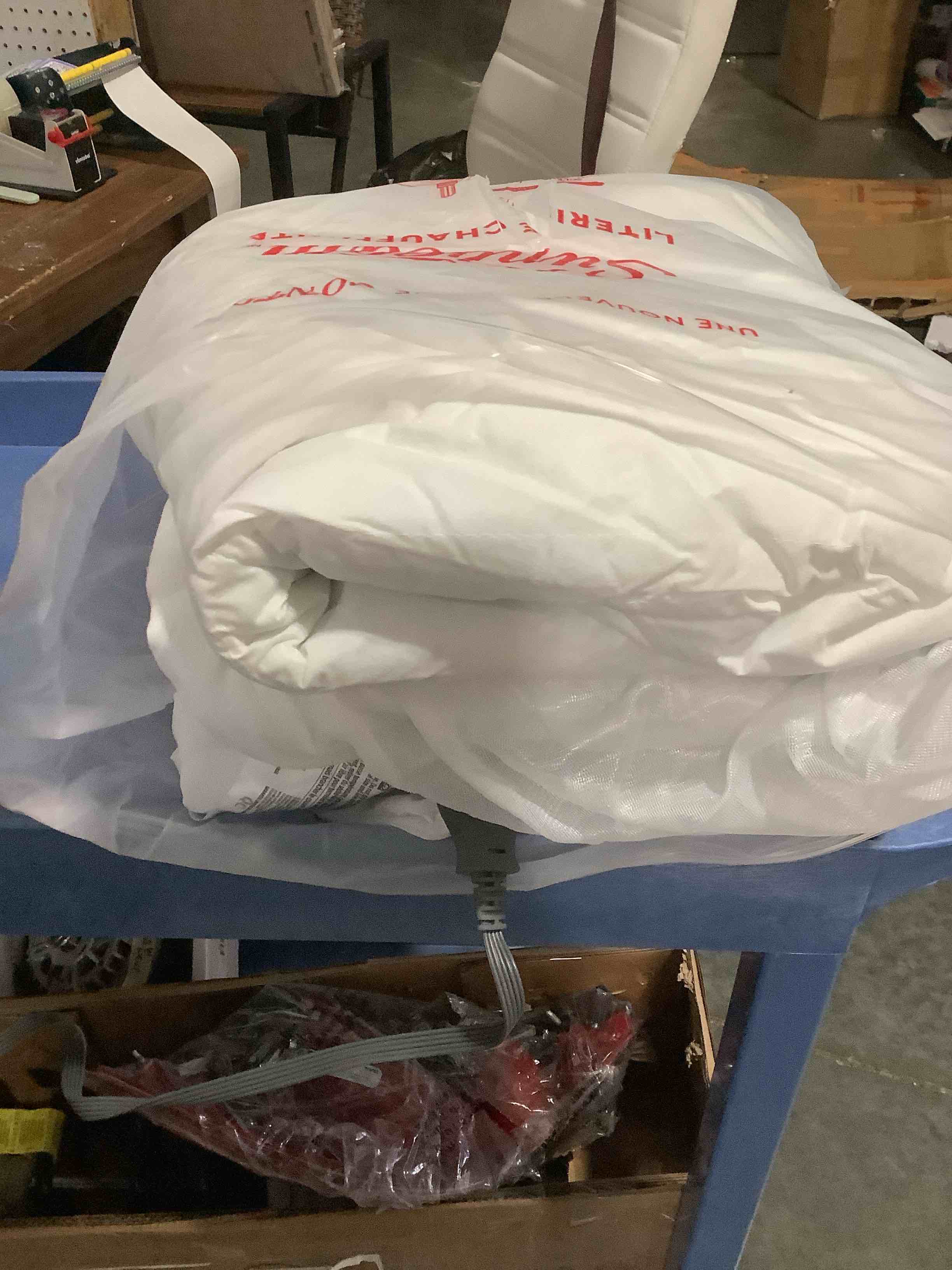 https://s3.amazonaws.com/lotting-images-prod/NKYBargainOutlett/PPE3878281_1778344455486.jpeg