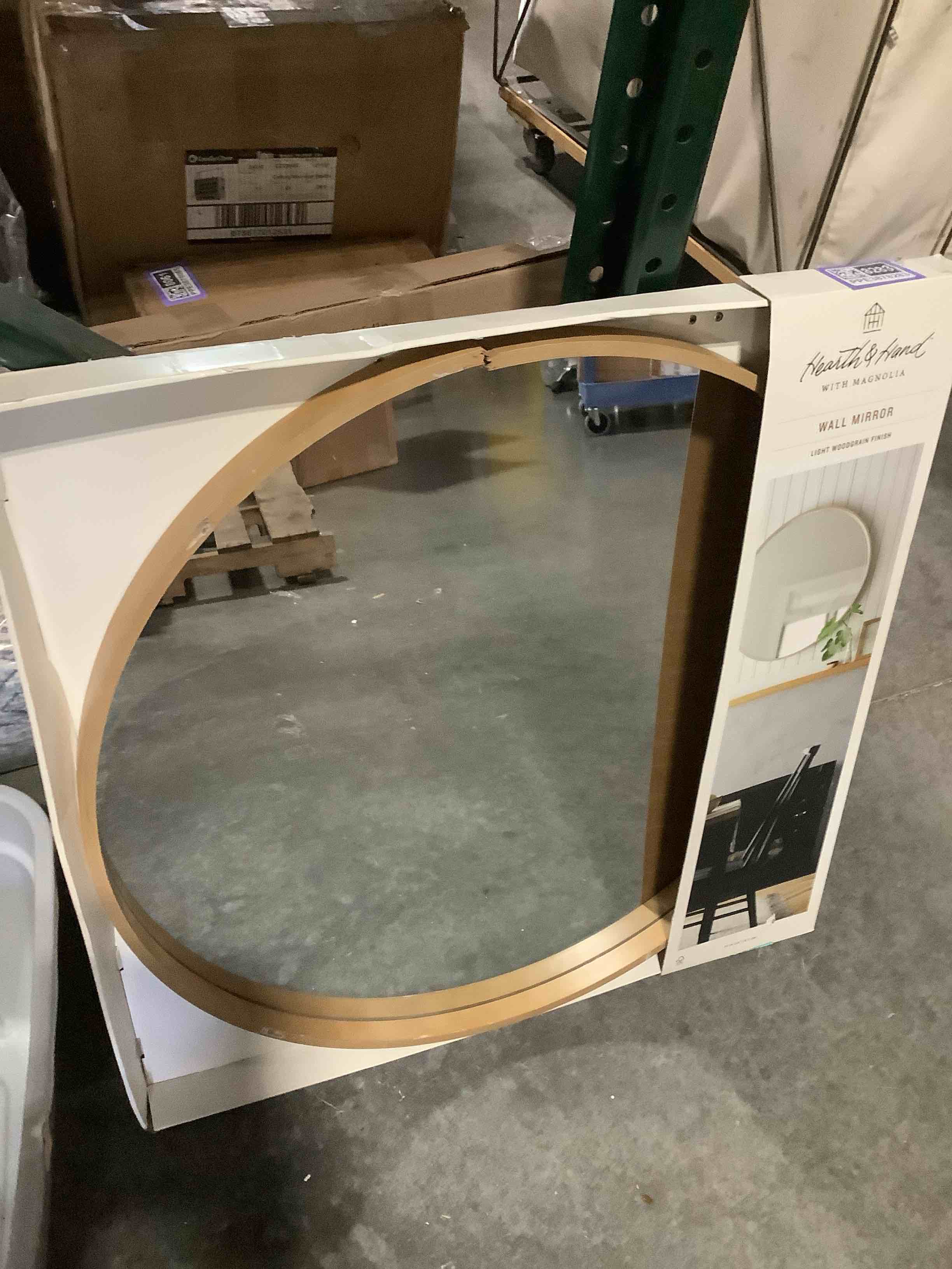 https://s3.amazonaws.com/lotting-images-prod/NKYBargainOutlett/PPE3878283_1778346070329.jpeg