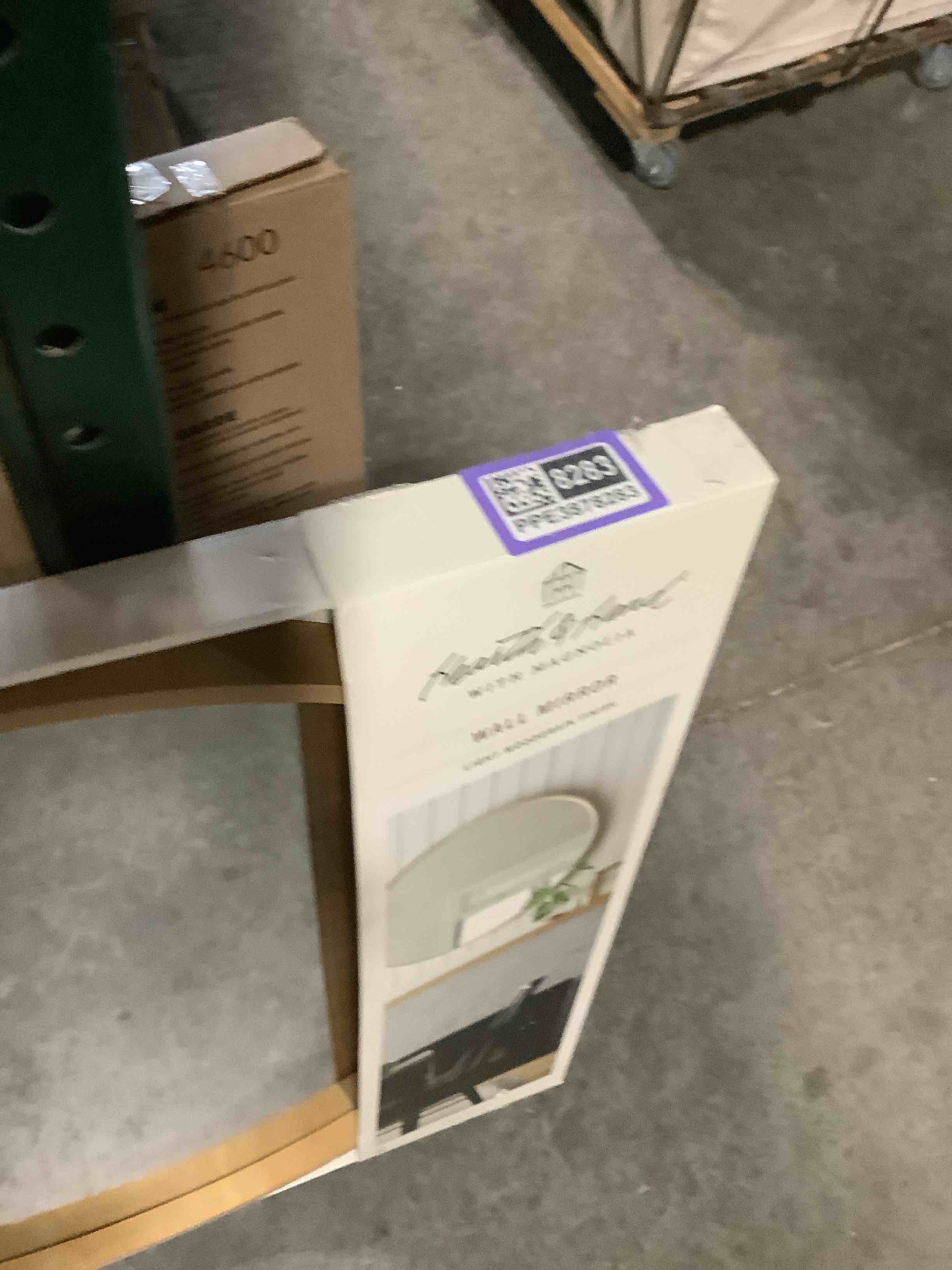 https://s3.amazonaws.com/lotting-images-prod/NKYBargainOutlett/PPE3878283_1778346078095.jpeg