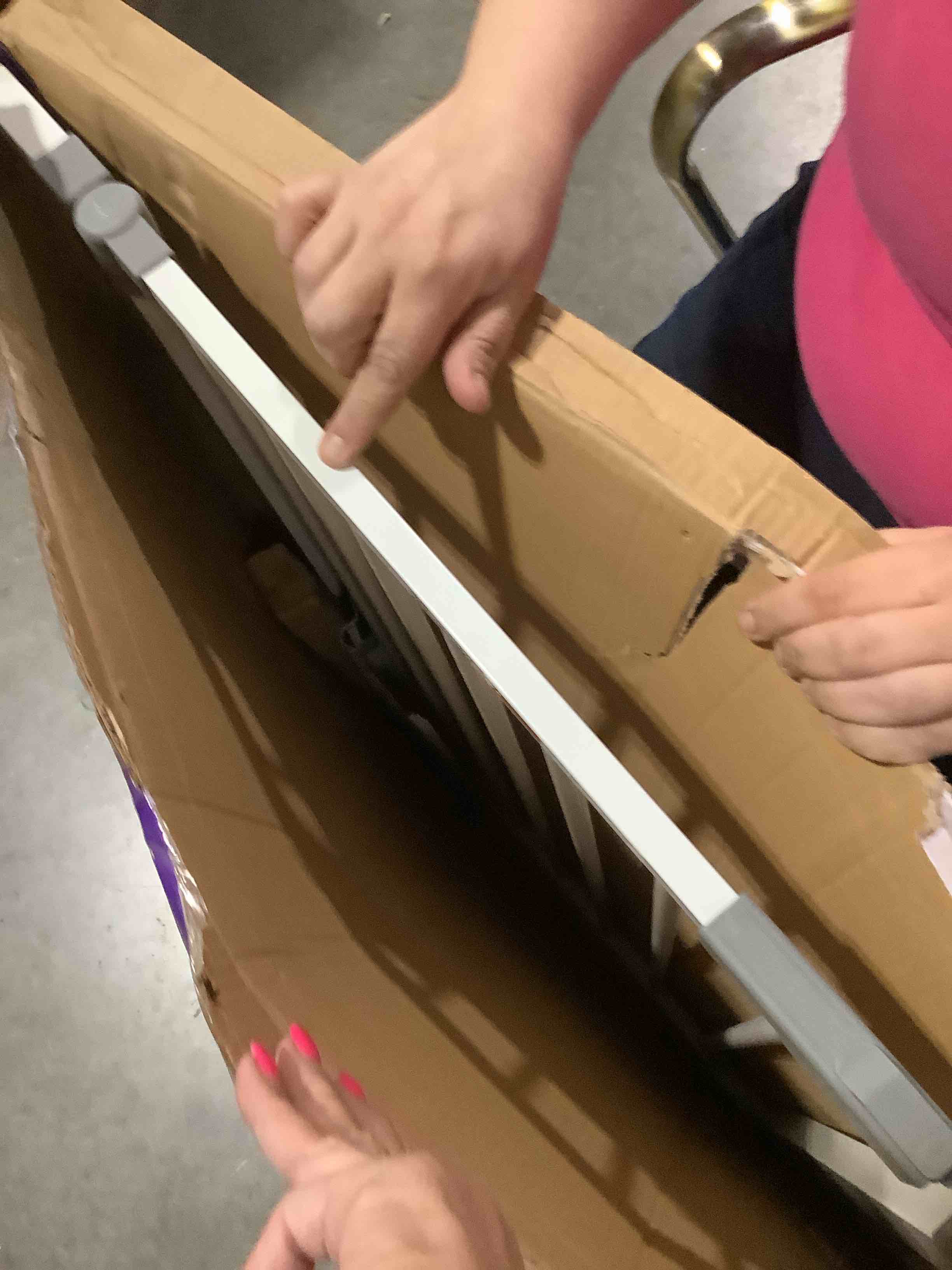 https://s3.amazonaws.com/lotting-images-prod/NKYBargainOutlett/PPE3878316_1778609962360.jpeg