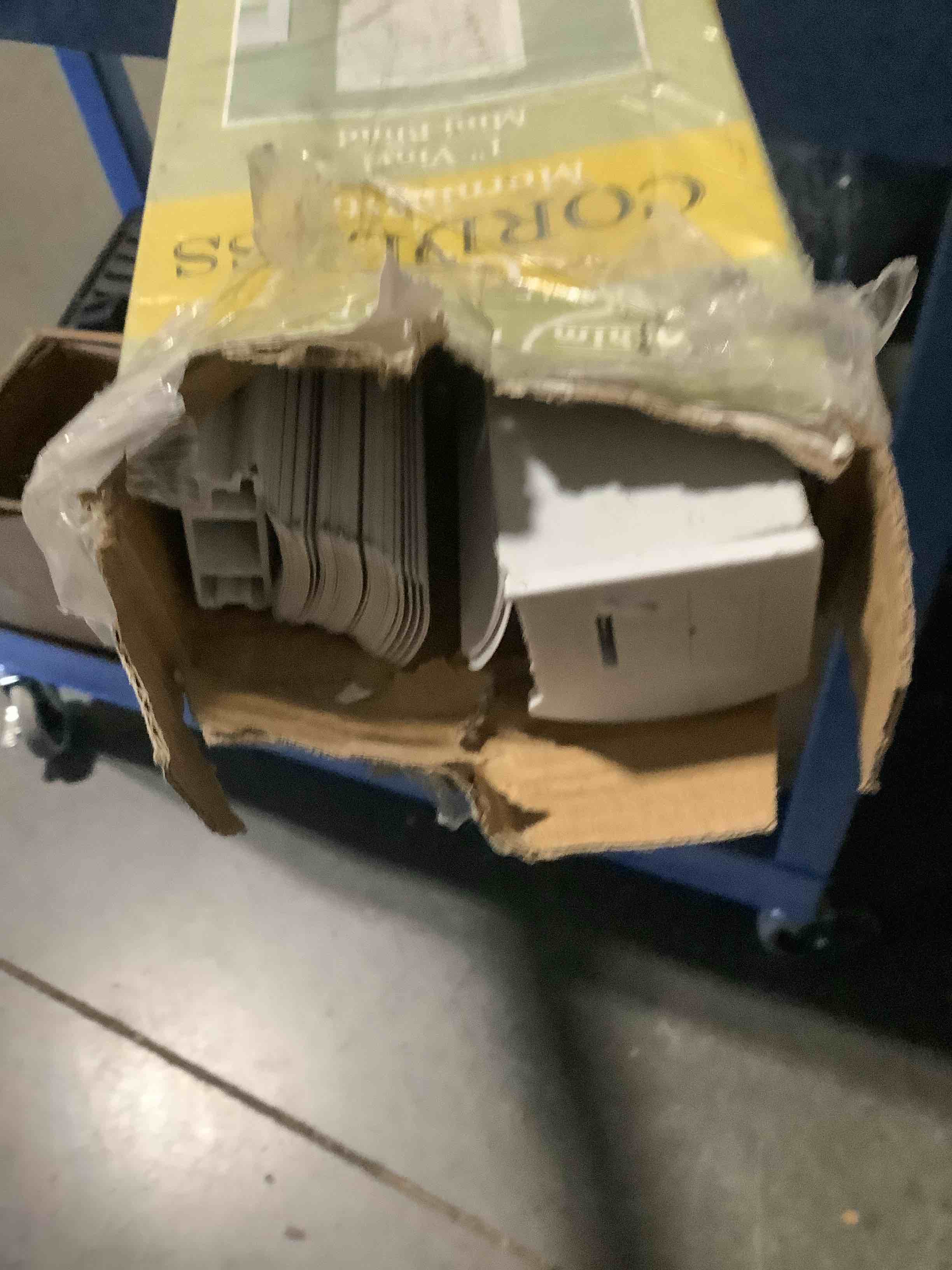 https://s3.amazonaws.com/lotting-images-prod/NKYBargainOutlett/PPE3878370_1778765772175.jpeg