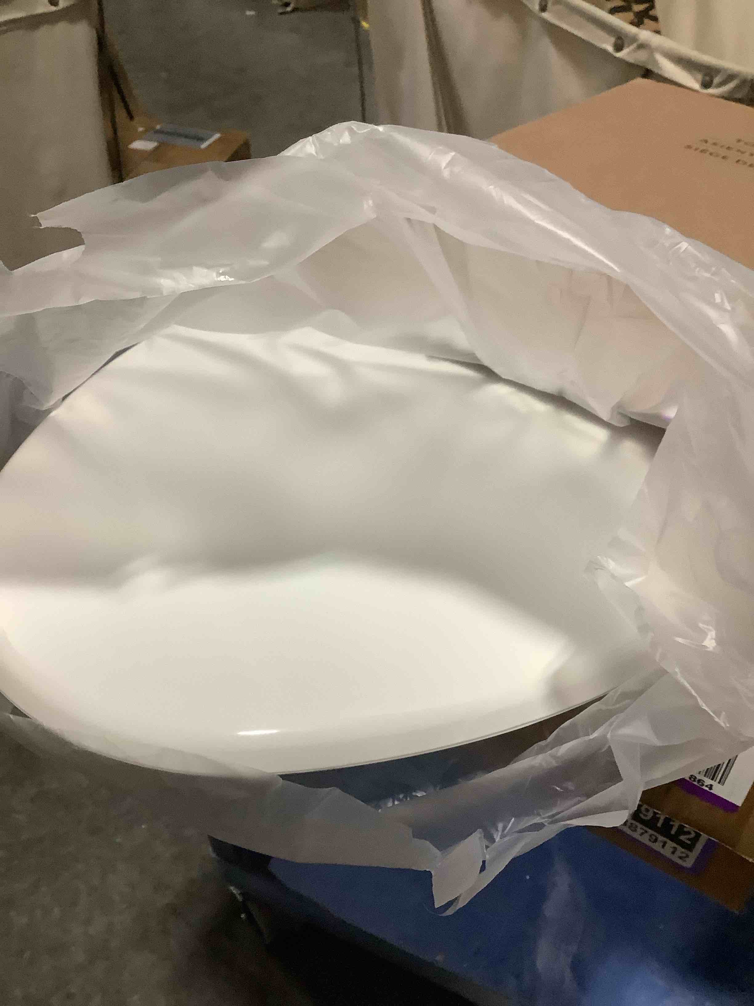 Condition photo showing Good Condition for bemis 7300slec slow close toilet seat, easy clean hinges and durable plastic seat, made in usa, elongated, white elongated slow close