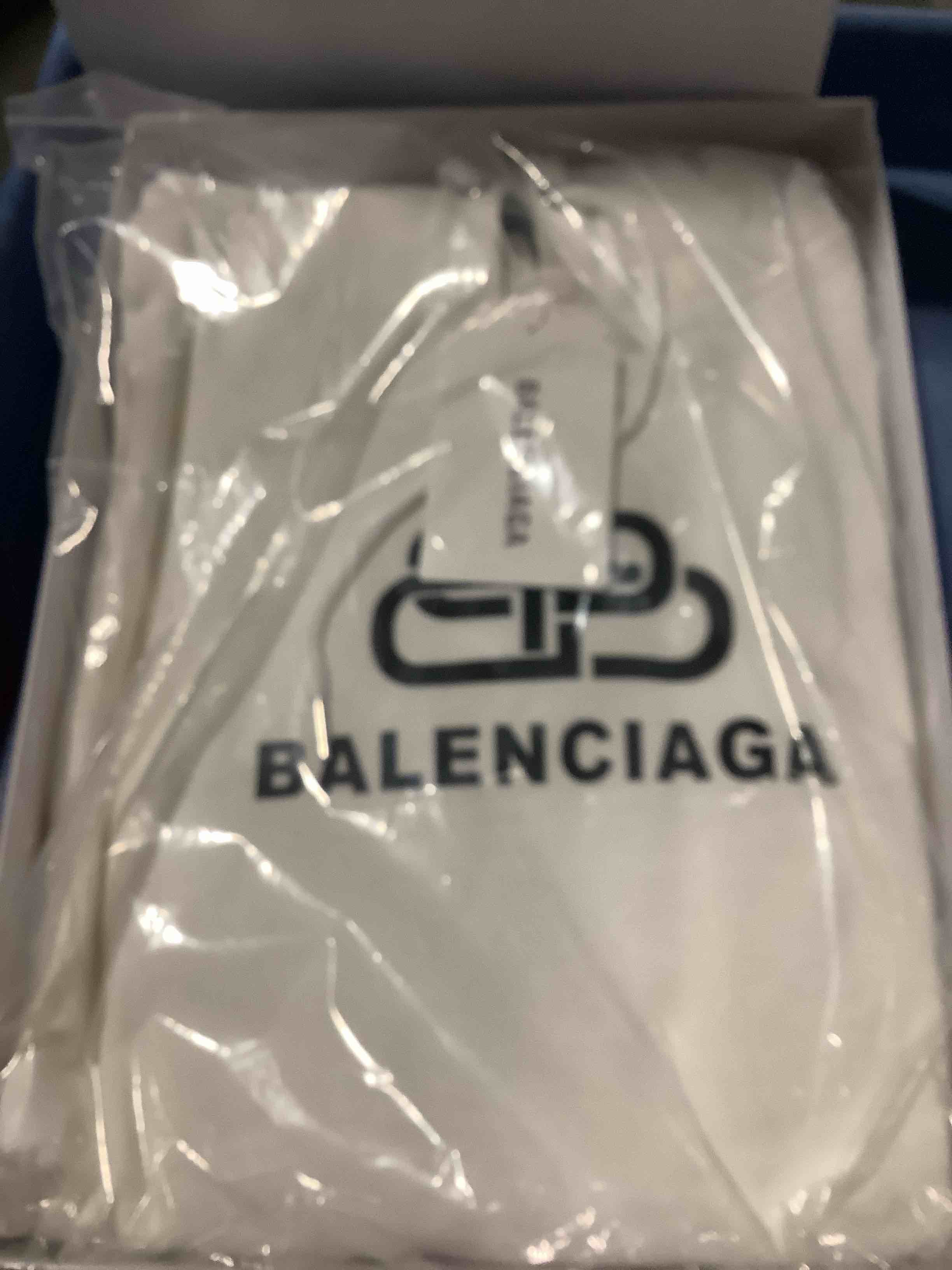 not authentic replica designer inspired eggshell off white graphic hoodie, adult size l comes in plastic bag as well as a designer bag 