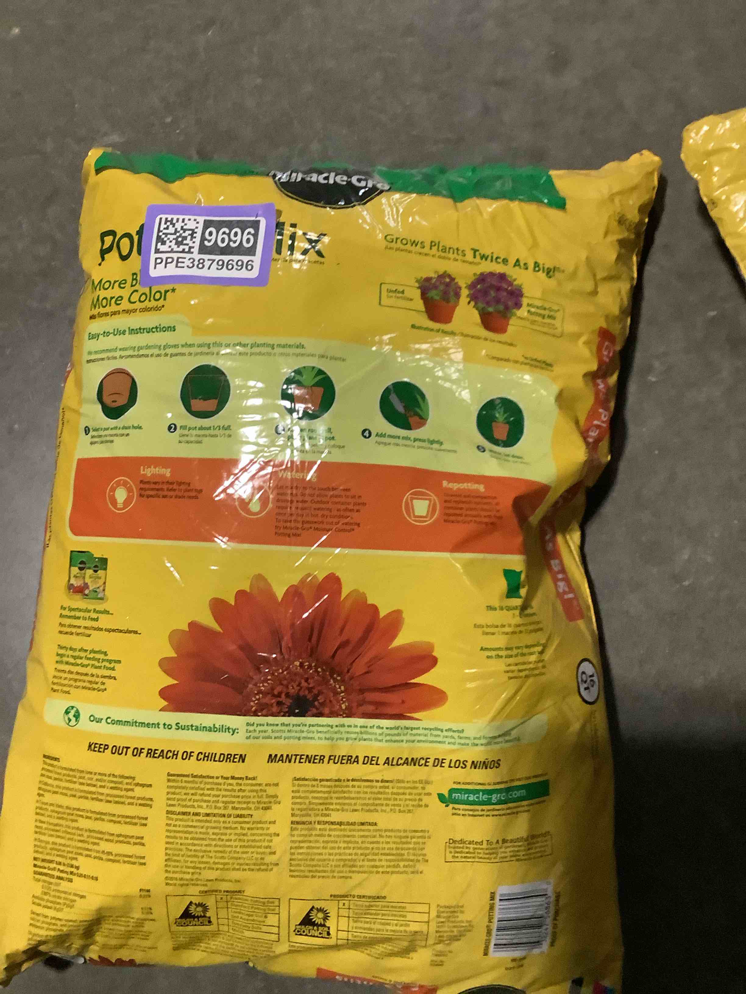 Condition photo showing New/Like New for miracle-gro potting mix  for container plants  flowers  shrubs  16 qt.