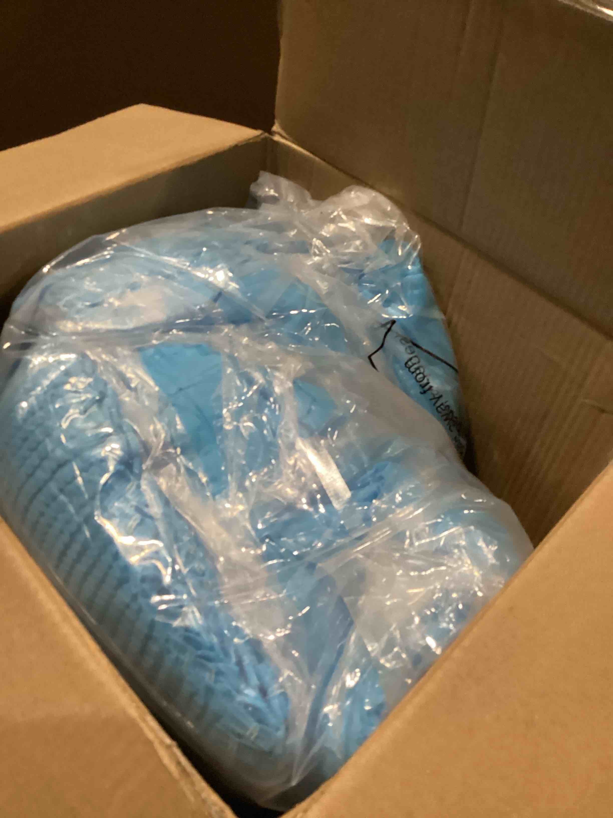 Condition photo showing Good Condition for xuhal 100 set disposable isolation gowns set ppe gowns disposable and non woven bouffant caps with elastic cuffs for labs home isolation beauty agencies food service, unisex adult (blue) 100 blue