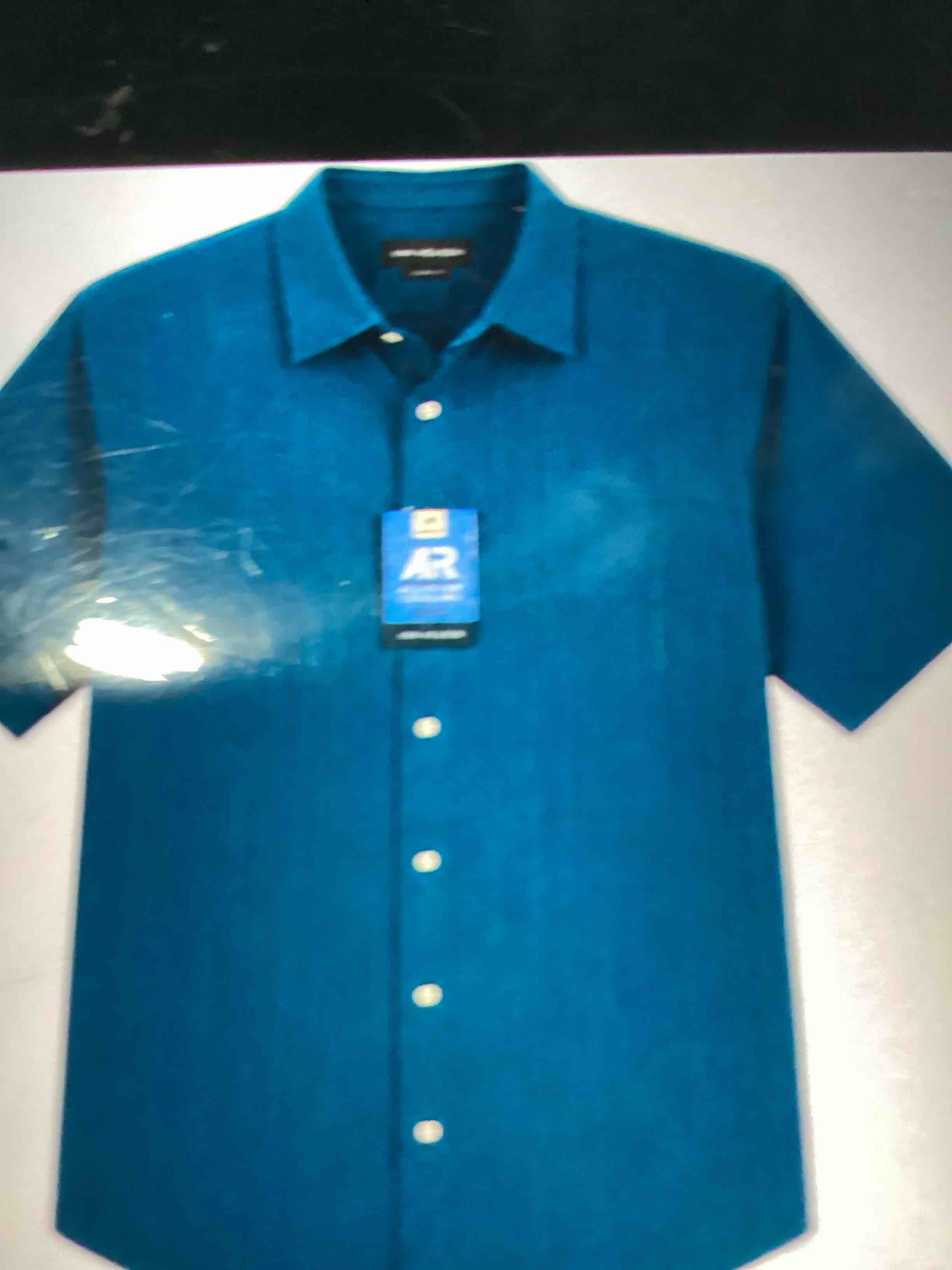 Condition photo showing New/Like New for van huesen men’s air classic fit short sleeve button up shirt harbor blue size large