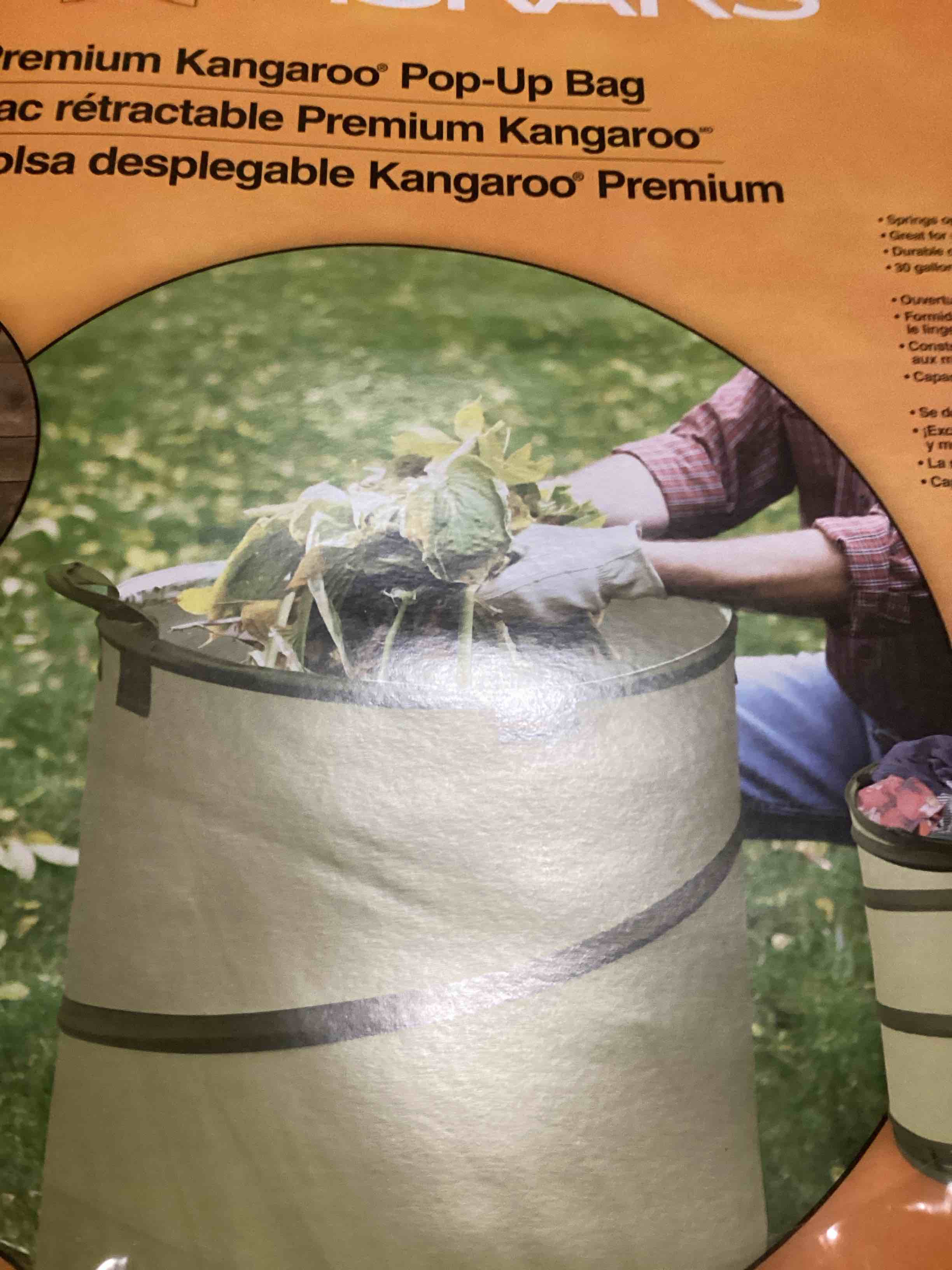 Condition photo showing New/Like New for fiskars kangaroo bag 30 gallon vinyl-coated polyester