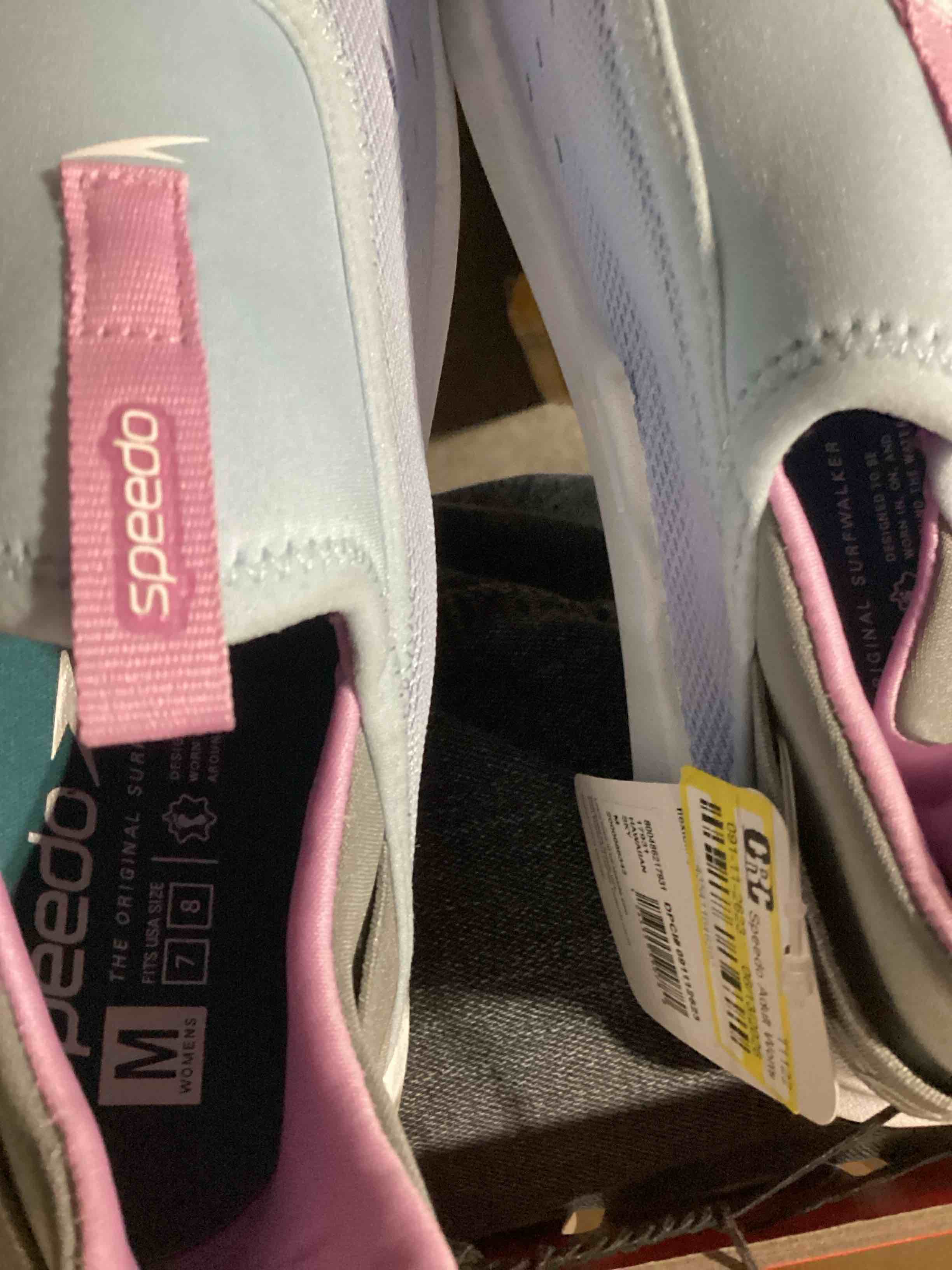 Condition photo showing New/Like New for speedo water shoes size medium