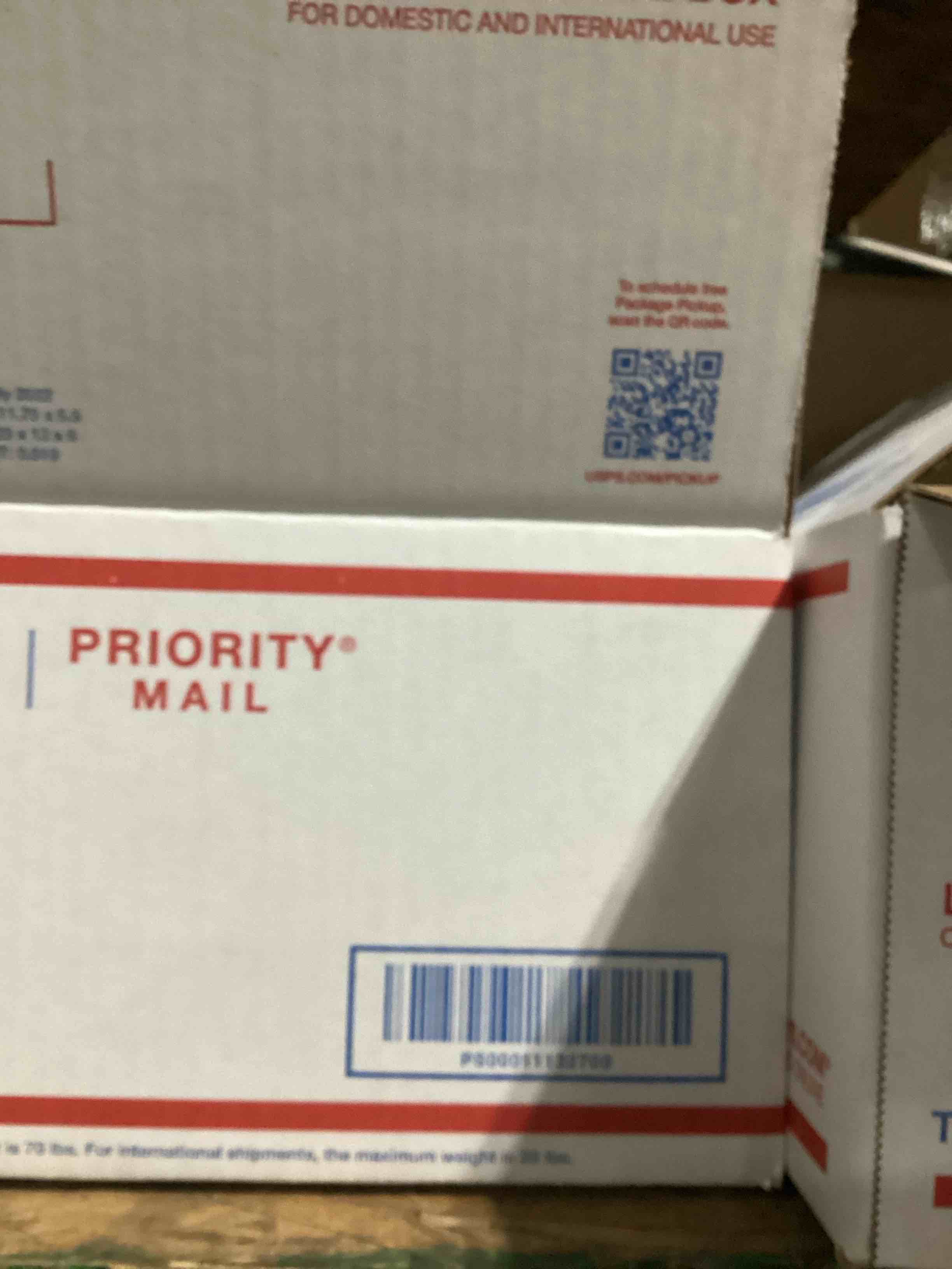 Condition photo showing Good Condition for mystery box** summer pool day box!