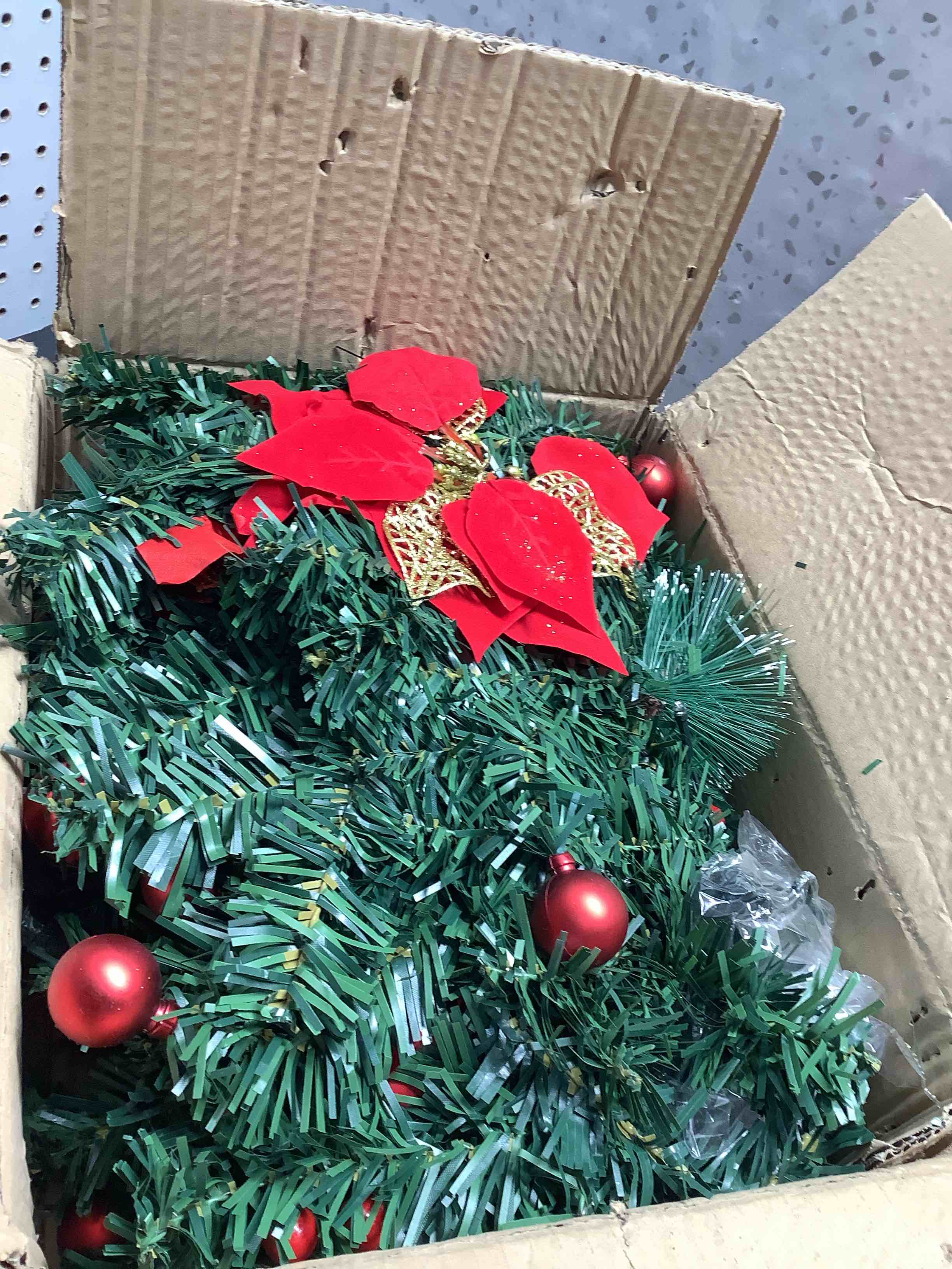 Condition photo showing Good Condition for Christmas Garlands,2.7M/ 9FT Christmas Garland,Christmas Garland with Lights, and Berries and Balls,for Fireplaces,Stairs, Interior Decoration,Christmas Decoratio Red