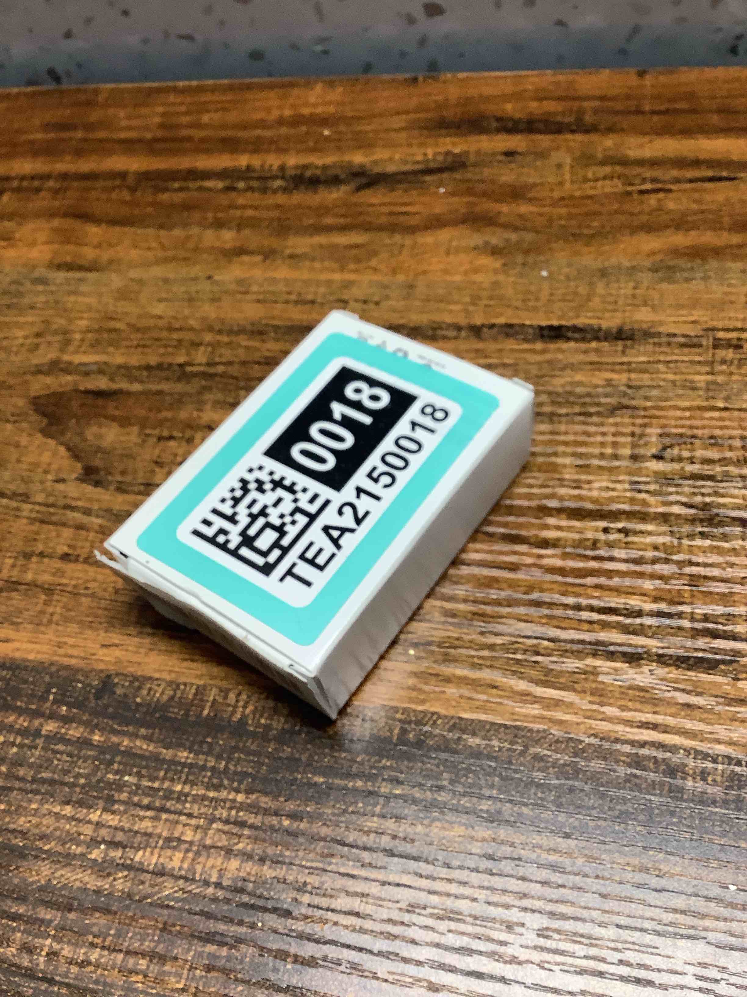 Condition photo showing Good Condition for Zippo Wood Grain High Polish Chrome Pipe Pocket Lighter Red