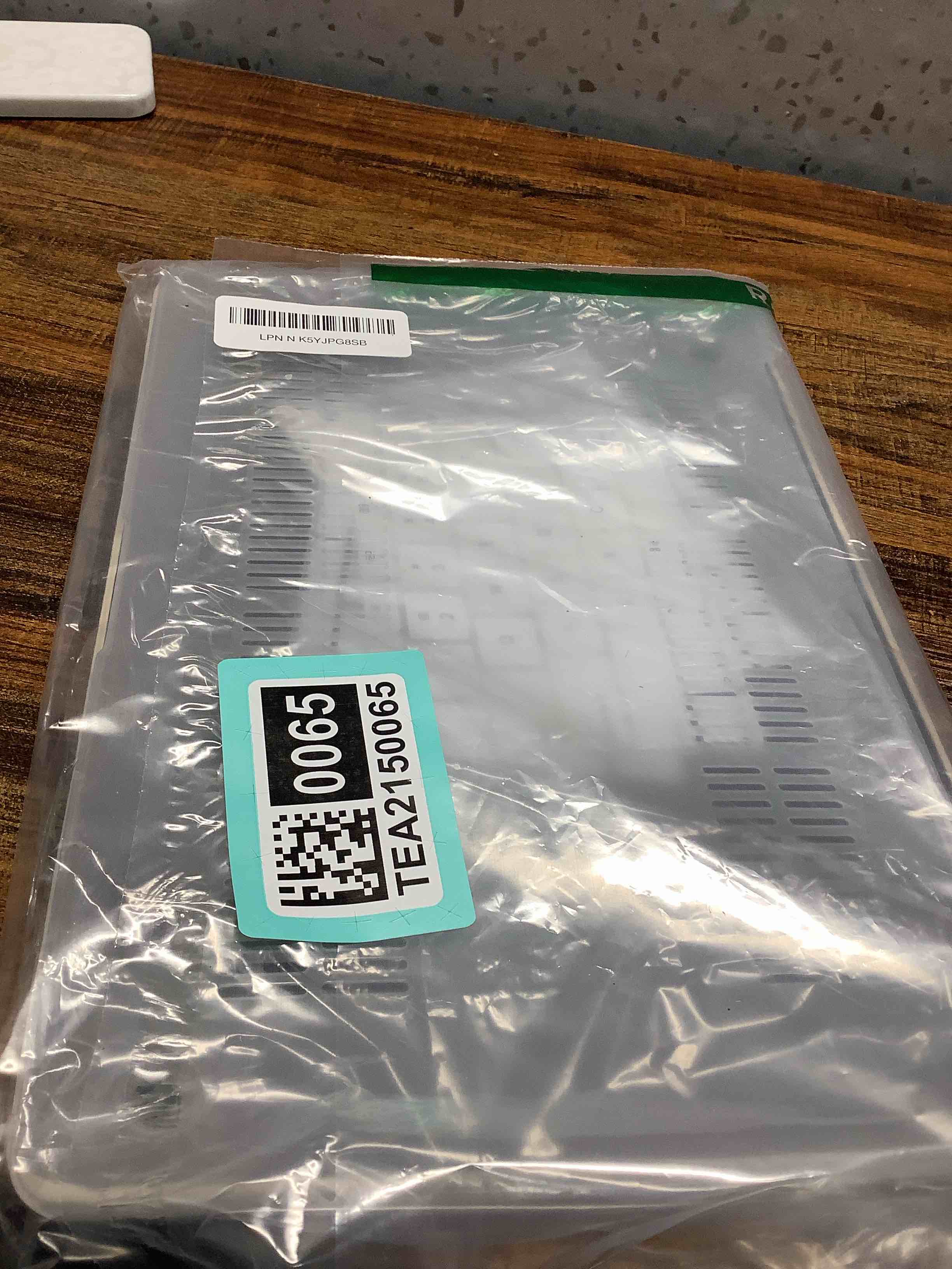 Condition photo showing Good Condition for Compatible with MacBook Air 13 Inch 2022 2021-2018 M1 A2337 A2179 A1932, Checkered Textured Cream Leather Hard Shell Case Logo Cutout & Keyboard Cover for Mac Air 13, Beige 2018-2022 Macbook Air 13 inch M1 A2337 Checkerboard Beige