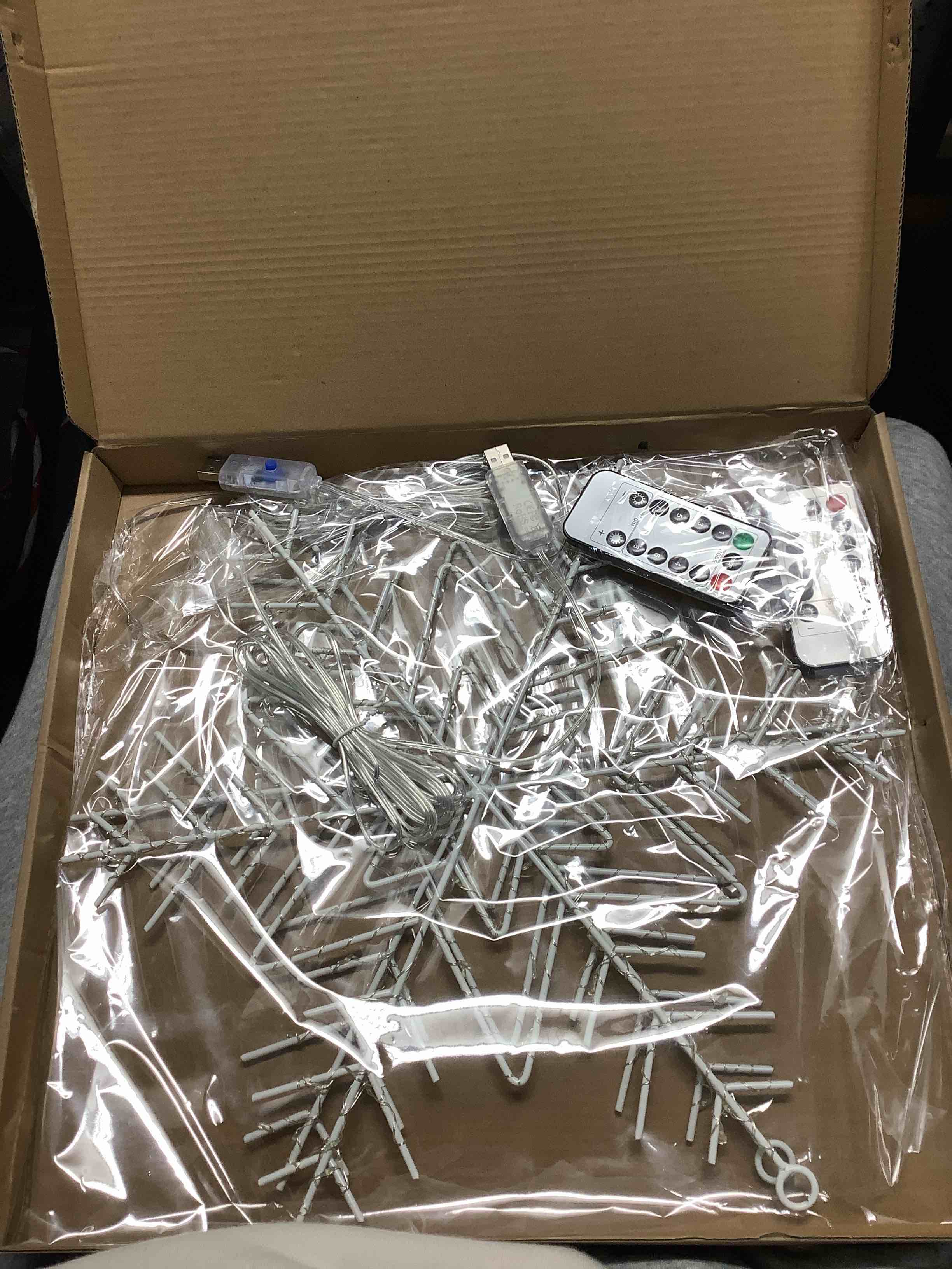 Condition photo showing Good Condition for Christmas Window Lights Decorations, 2 Packs 14" Cool White Snowflake Lights with 8 Lighting Modes Remote Control Timer, USB Powered for Home Xmas Party Decor Cool White 2 Pack