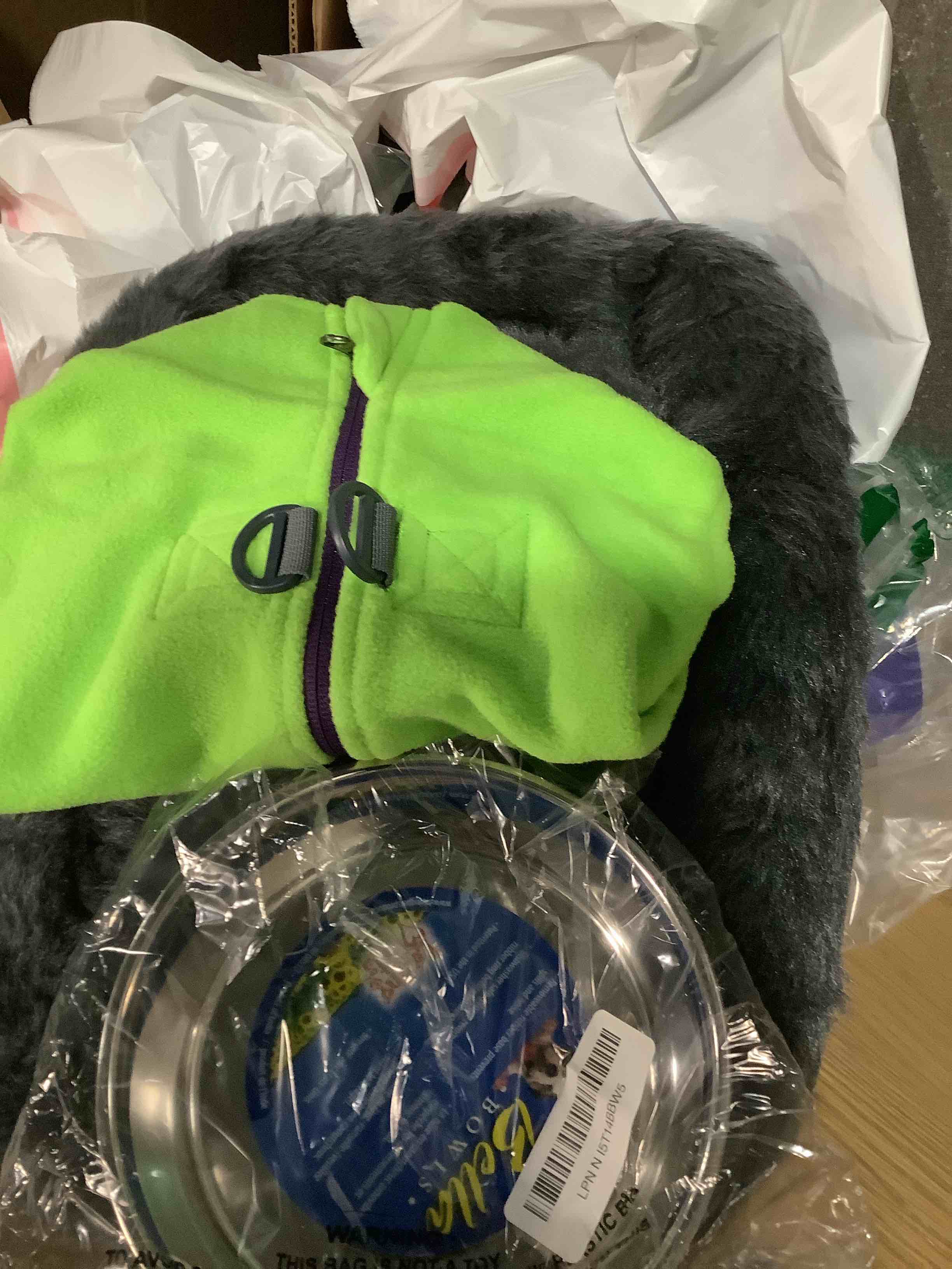 doggy bed/ med sweater/bowl 