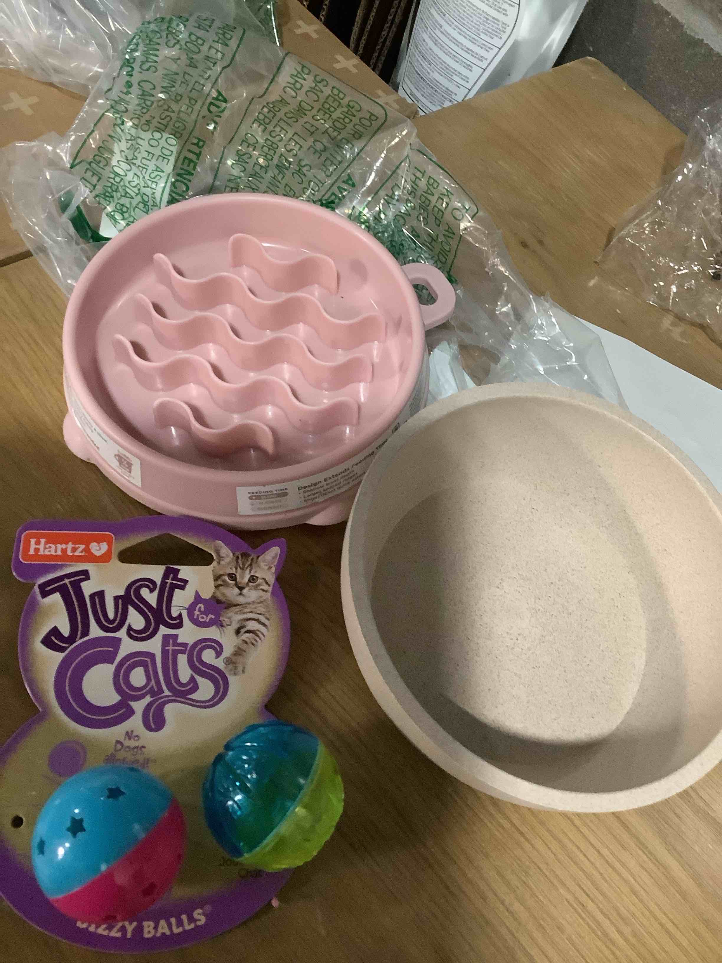 Outward Hound Fun Feeder Slo Bowl, Medium Slow Feeder Dog Bowl, 2 Cups, Turquoise